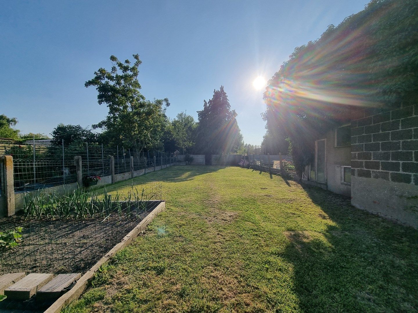 Hoofdfoto van de publicatie: Te renoveren woning met mooie gevelbreedte (8 m) in het landelijke Lissewege