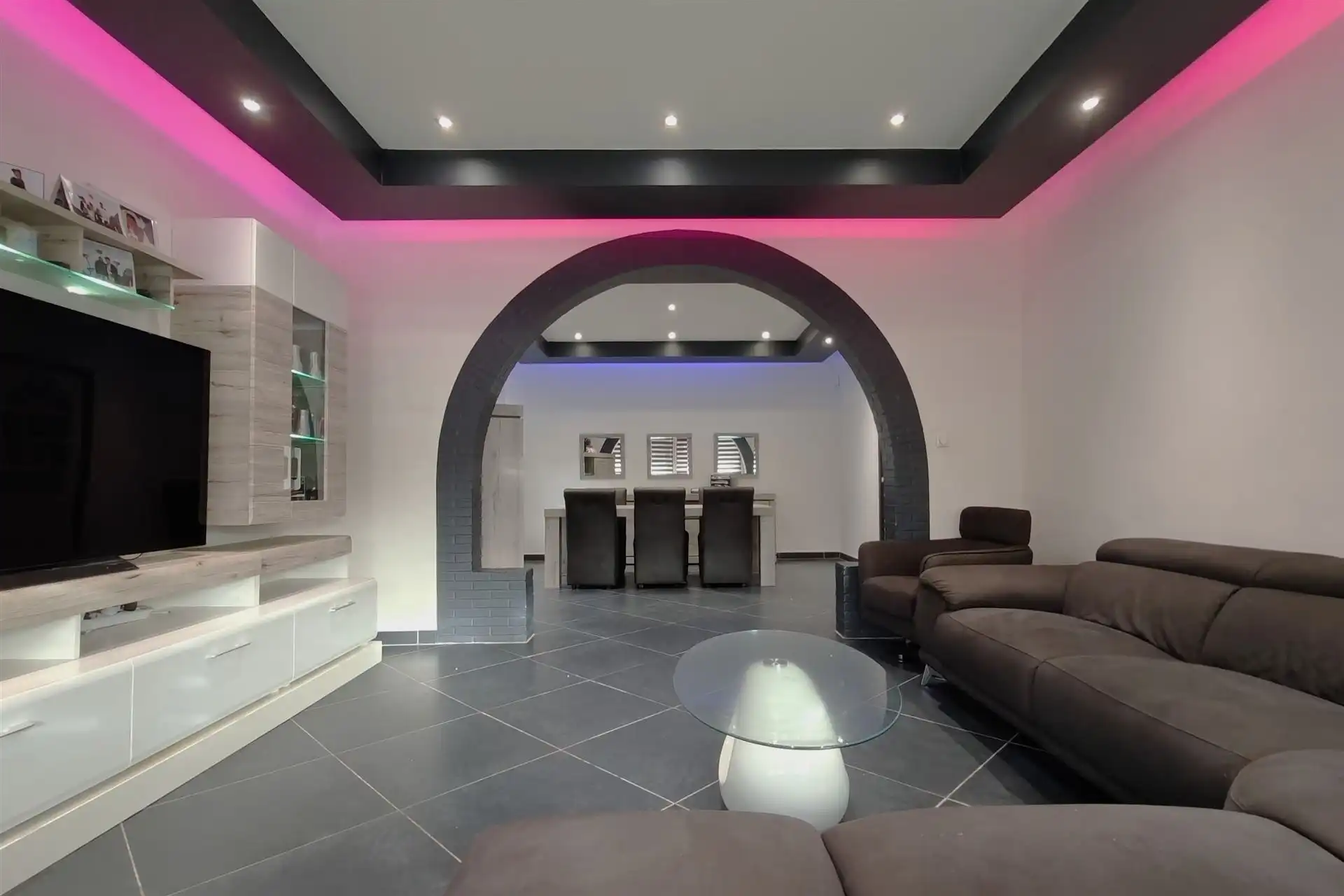 Ruime gezinswoning met 6 slaapkamers op toplocatie vlakbij Maastricht foto 4