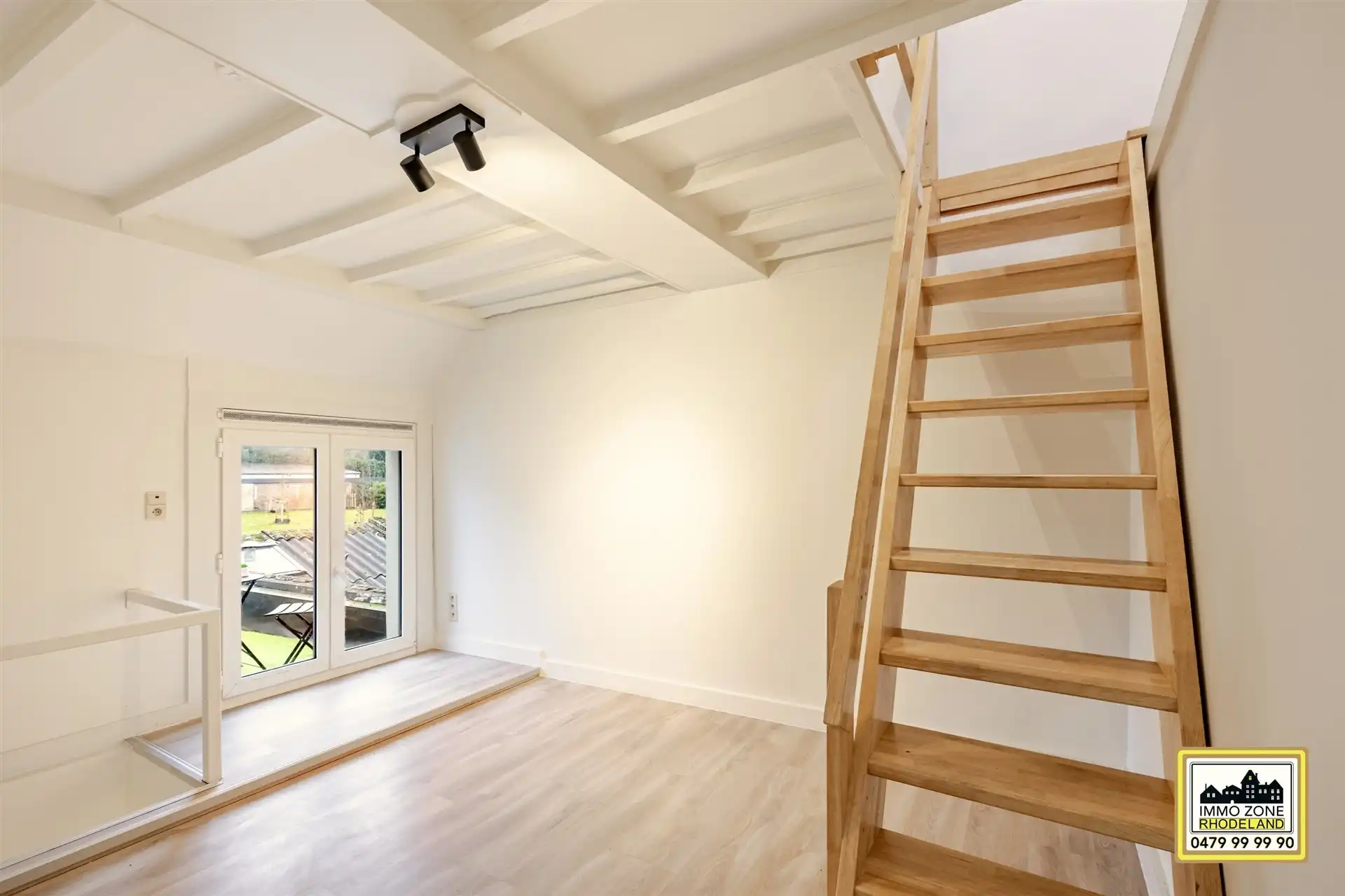 Knappe en uiterst instapklare starterswoning foto 17