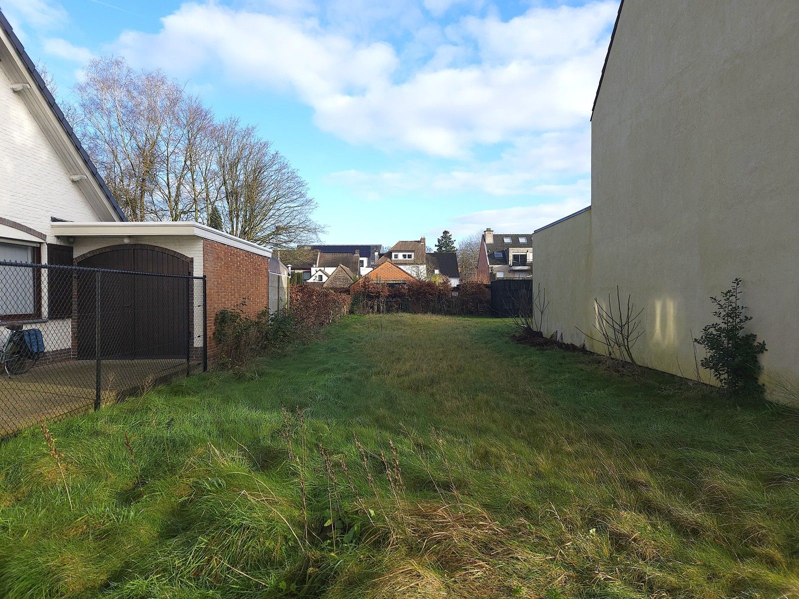 Bouwgrond van 419 m² voor halfopen bebouwing foto {{pictureIndex}}