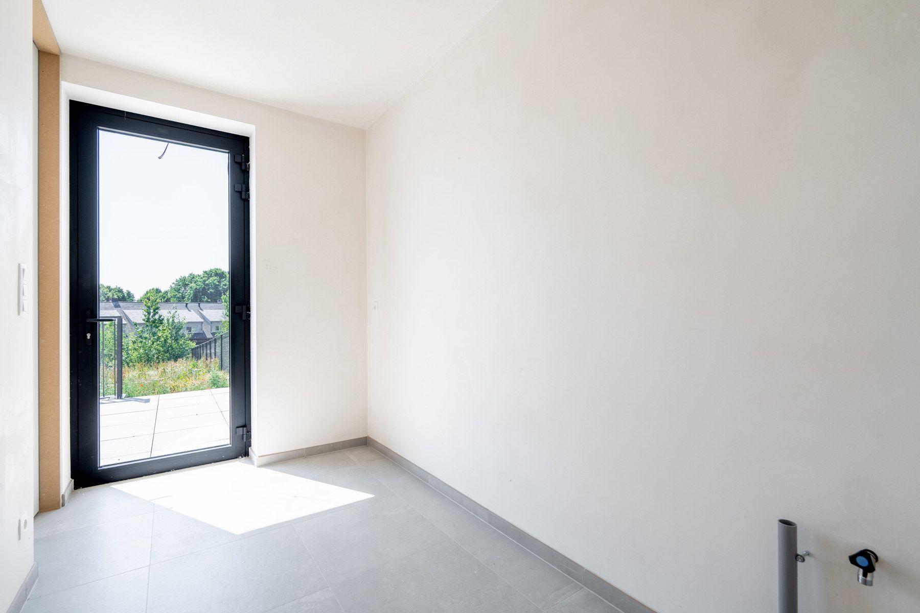 Prachtige nieuwbouwwoning in heel rustige straat te koop! foto 19