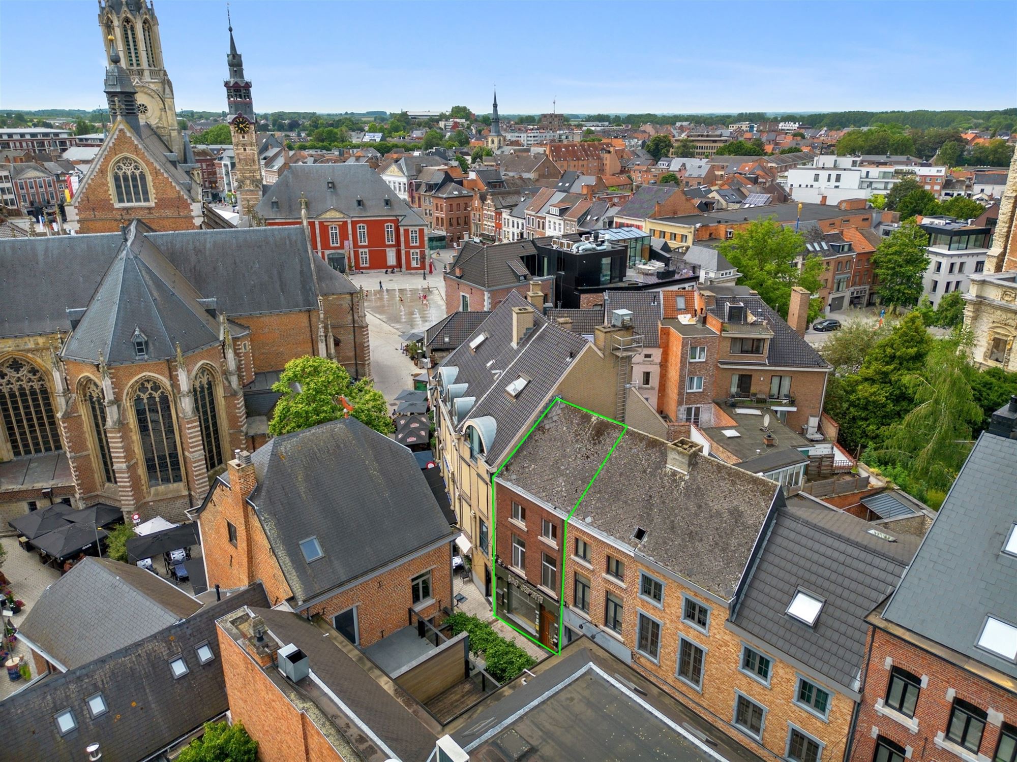 PRACHTIG HANDELSPAND MET WOONST IN HART VAN SINT-TRUIDEN  foto 3