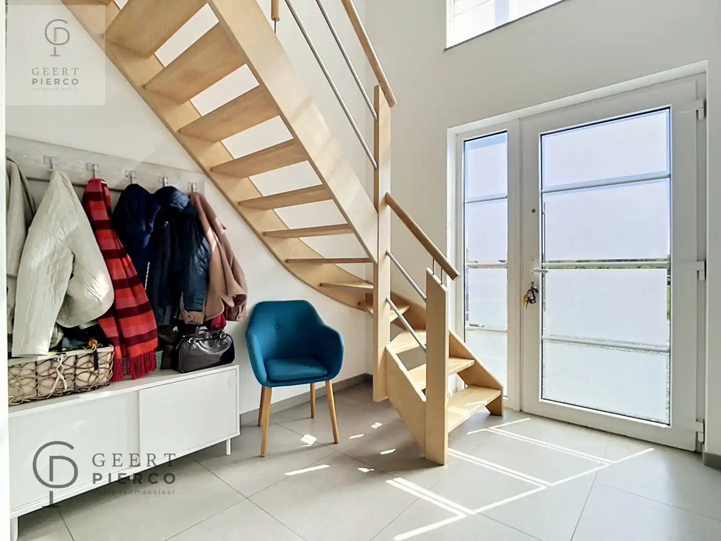 Knappe Villa in residentiële woonwijk foto 3