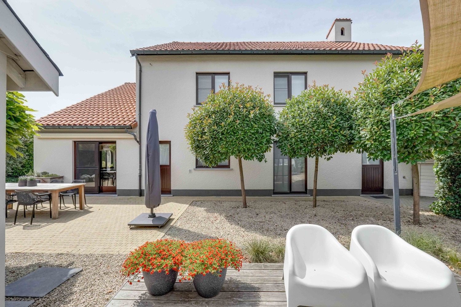 Uitstekend gelegen, gerenoveerde villa op 10a foto 2