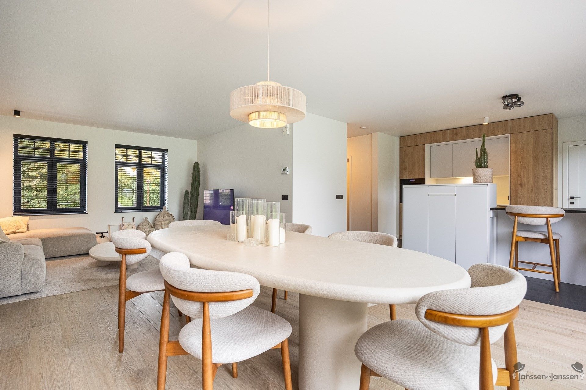 Moderne en energiezuinige gezinswoning op ruim perceel te Brecht foto 6
