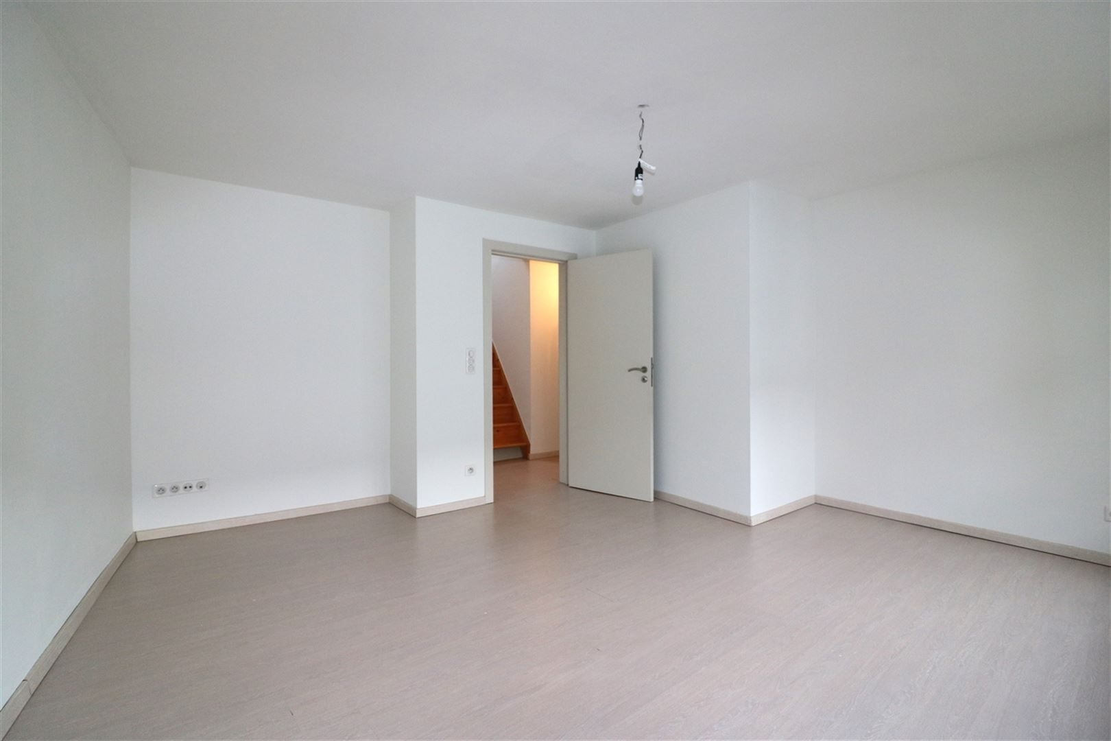 Instapklare woning met 3 slpk., koer en garage foto 20