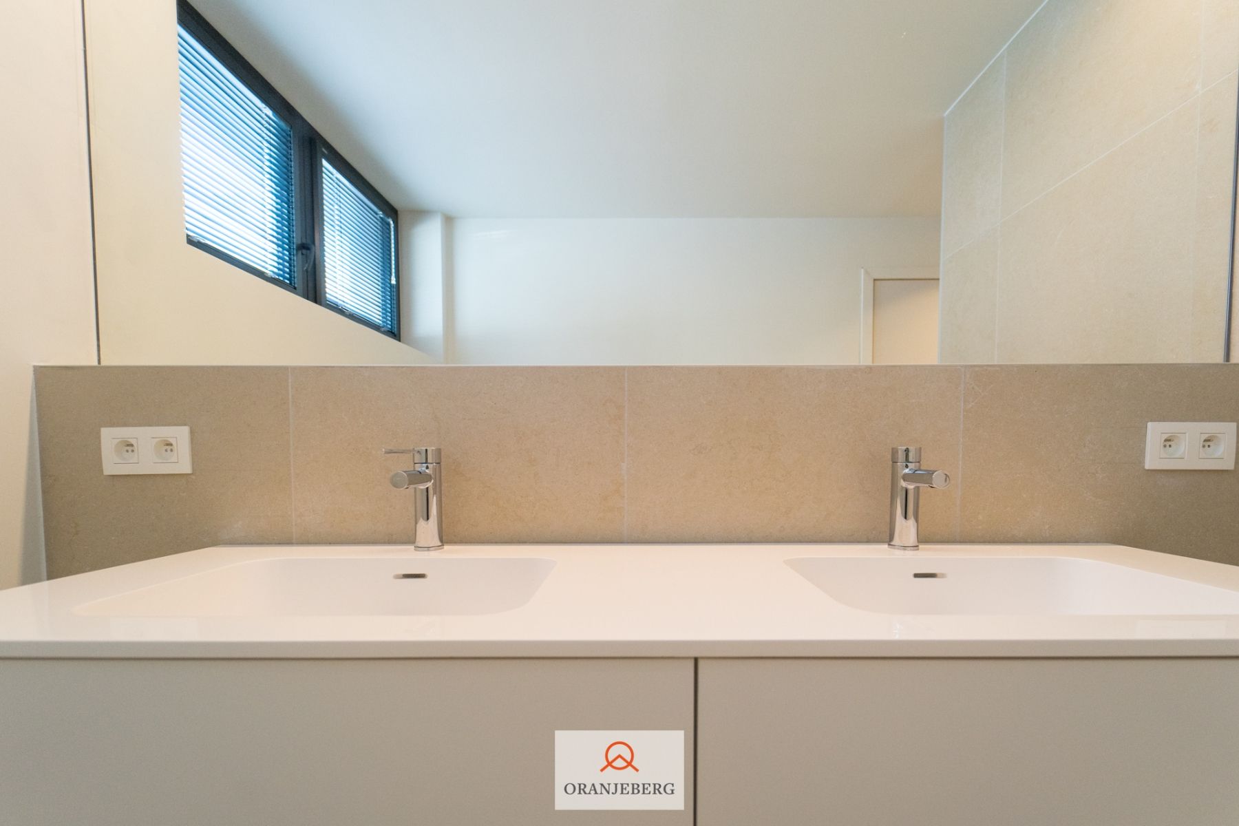 Gerenoveerd ruim duplex appartement met 2 slpk's foto 29