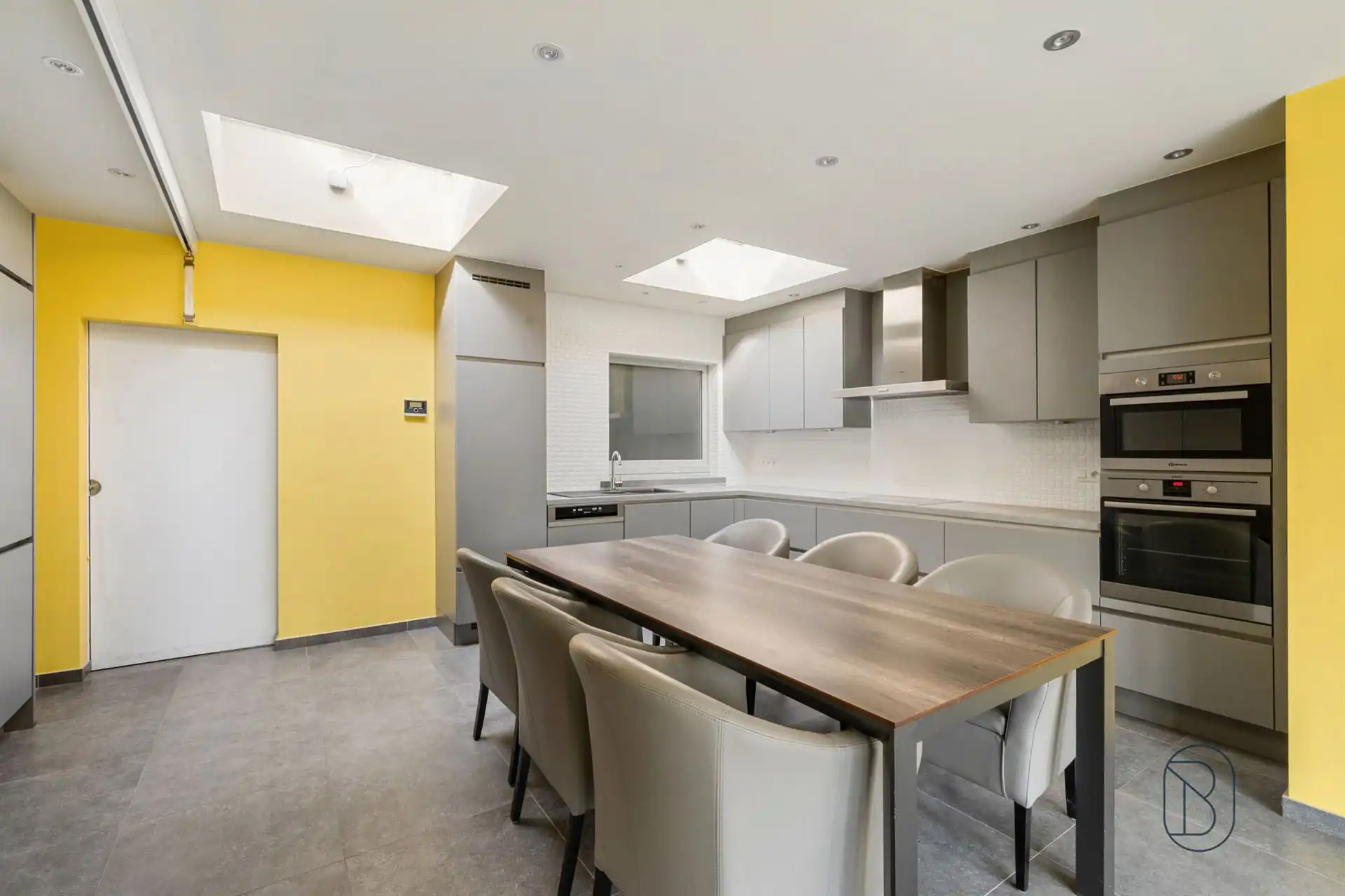 Ruime instapklare woning met 4 slpk, garage en tuin in Heule foto 10