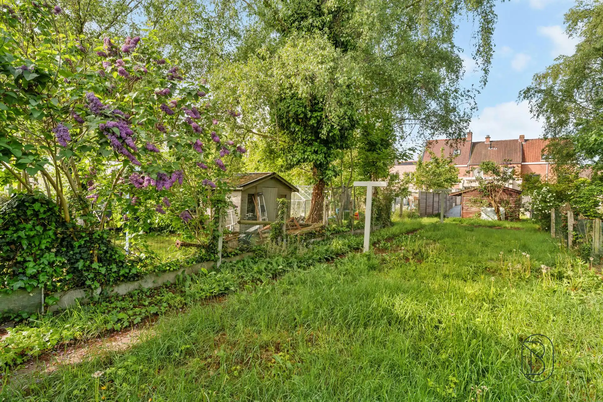 Ruime instapklare woning met 4 slpk, garage en tuin in Heule foto 10