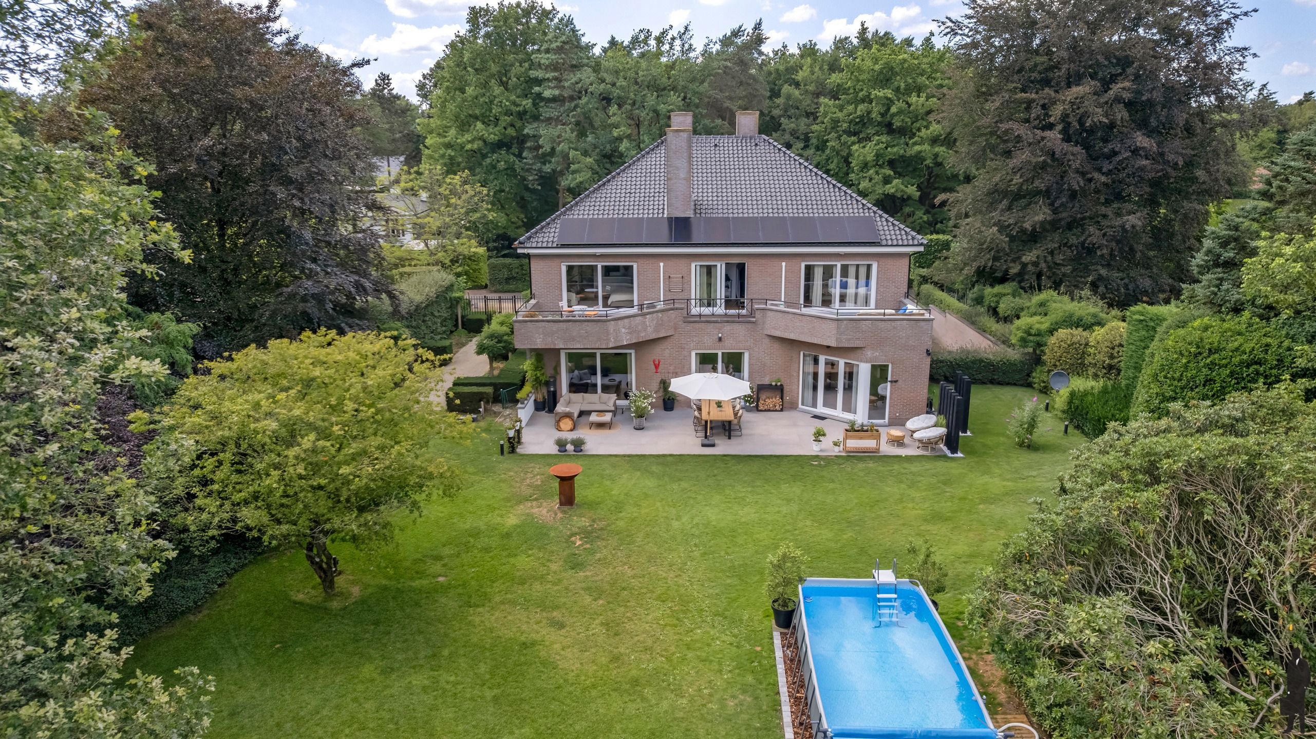 In de residentiële villawijk, De Meersebergen nabij Breda klassieke herenhuis op ca. 2135 m² met uitzicht op "Markdal". foto 59