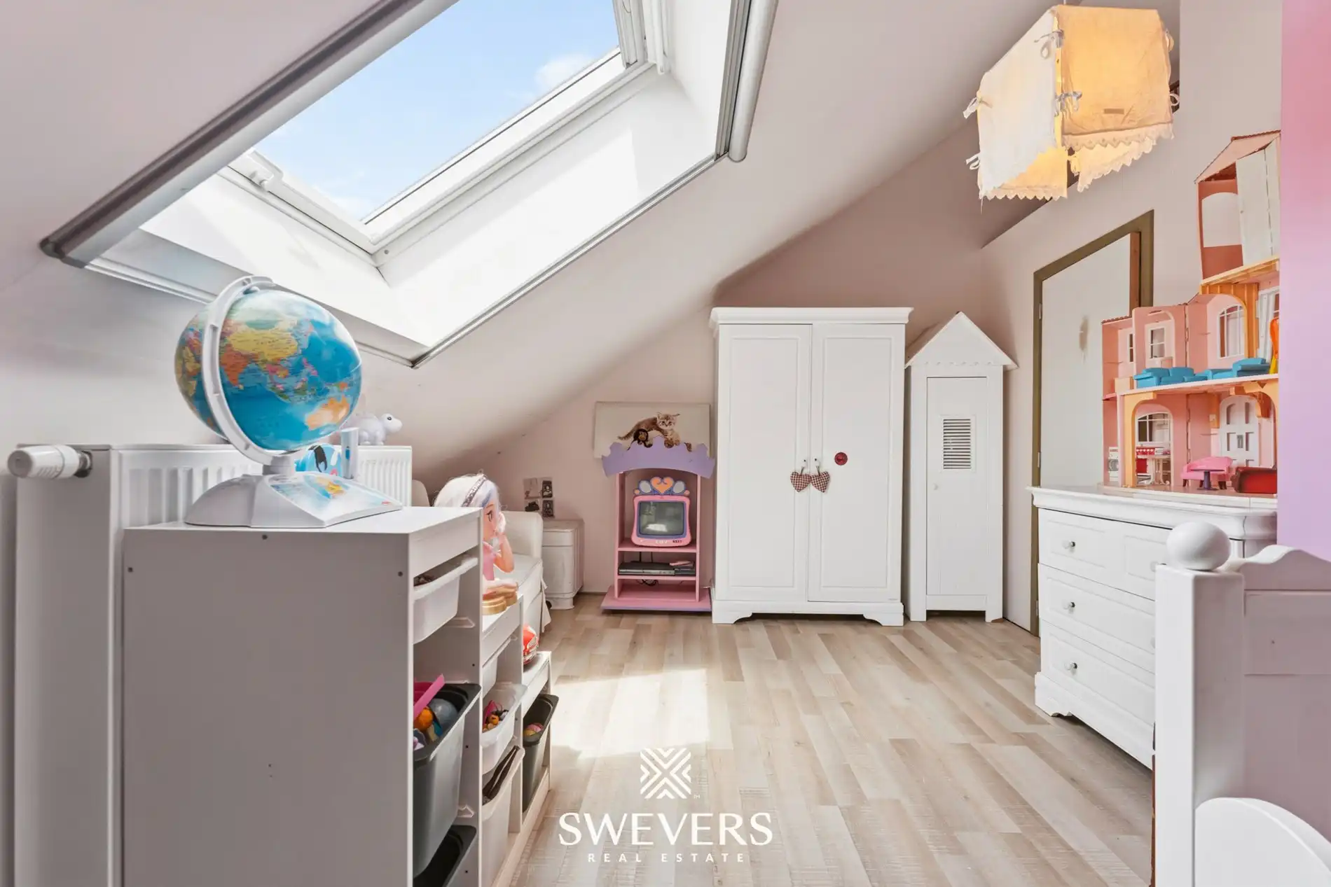Riante 4 slaapkamer woning in Vucht foto 24