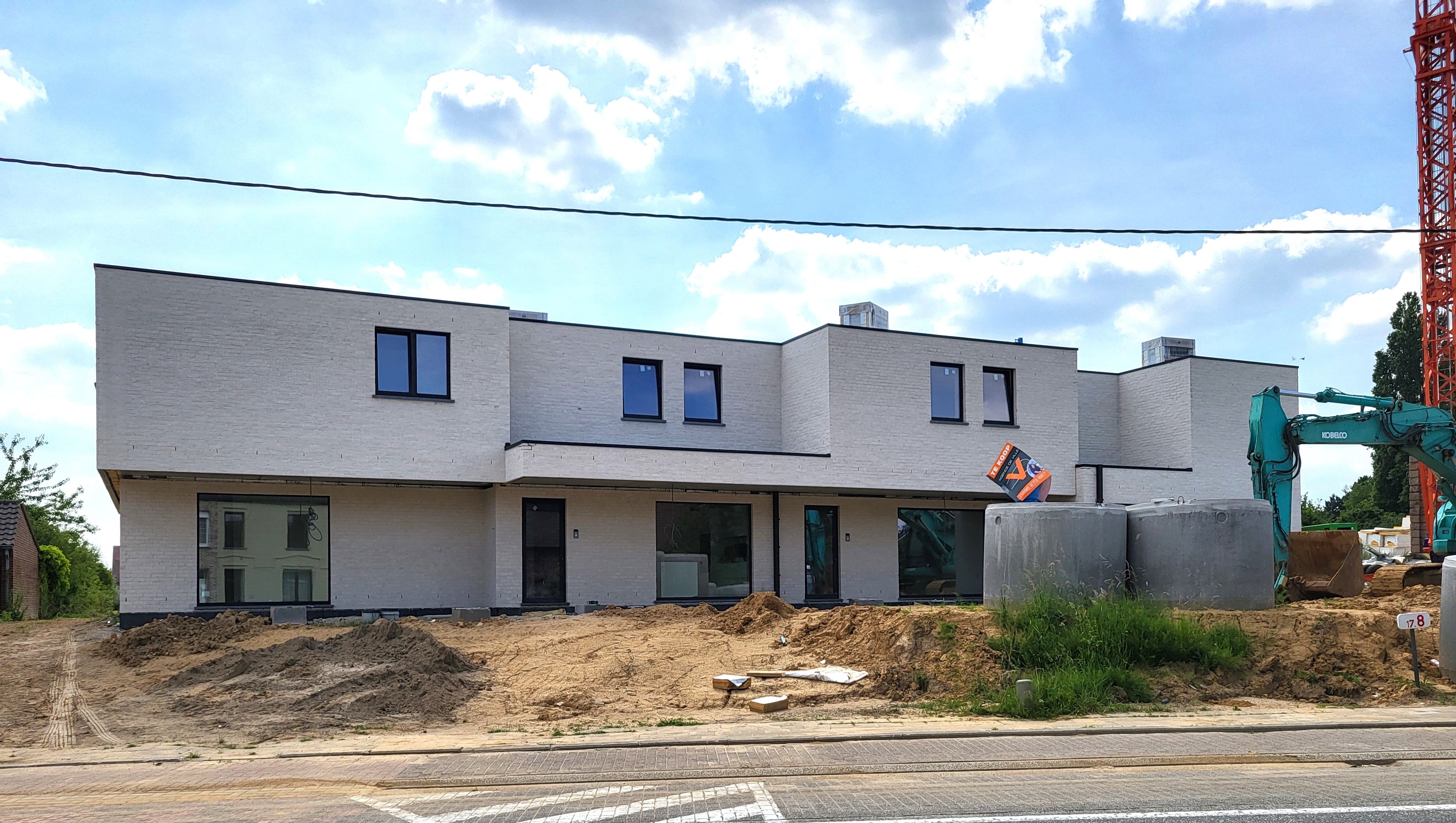 Woning 8 is een halfopen bebouwing  foto 2