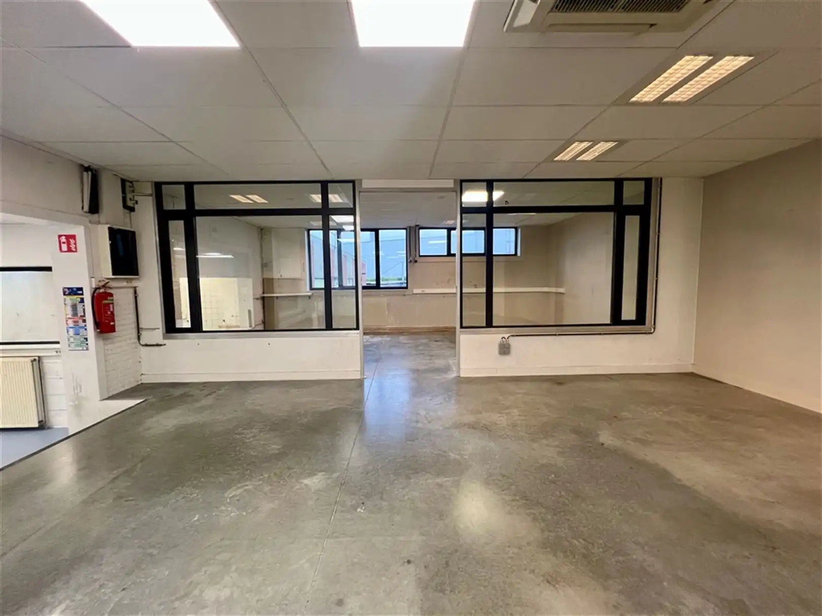 Uitstekend bereikbaar kantoor met werkatelier vlakbij UZ Gent foto 20