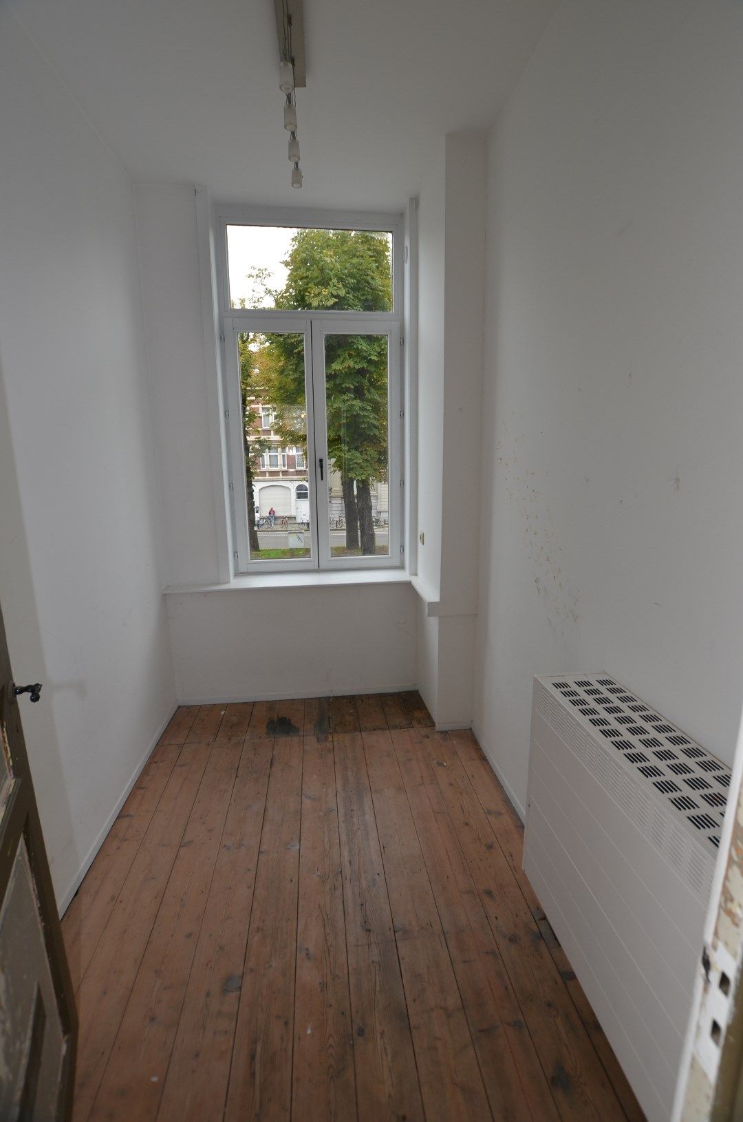 Gerenoveerde ruime woning foto 11