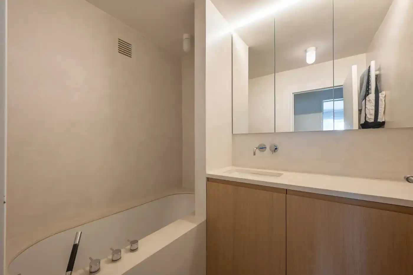Lichtrijk twee slaapkamer appartement met zijdelings zeezicht in het Zoute foto 14