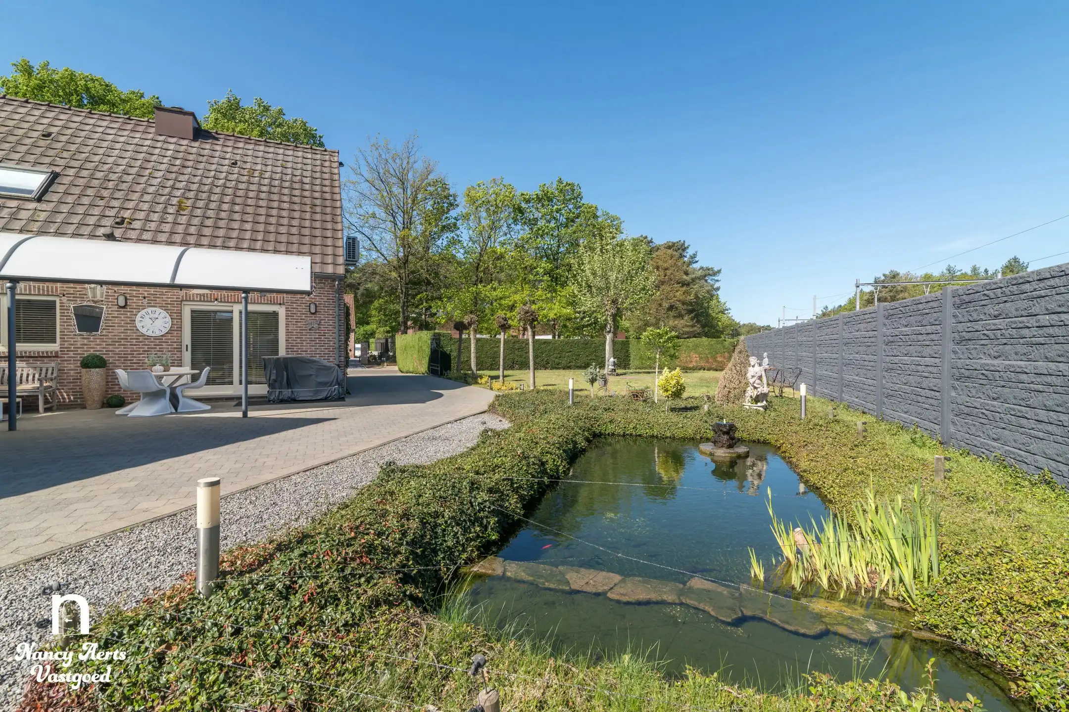 Karaktervolle, instapklare woning met extra woonmogelijkheid foto 22