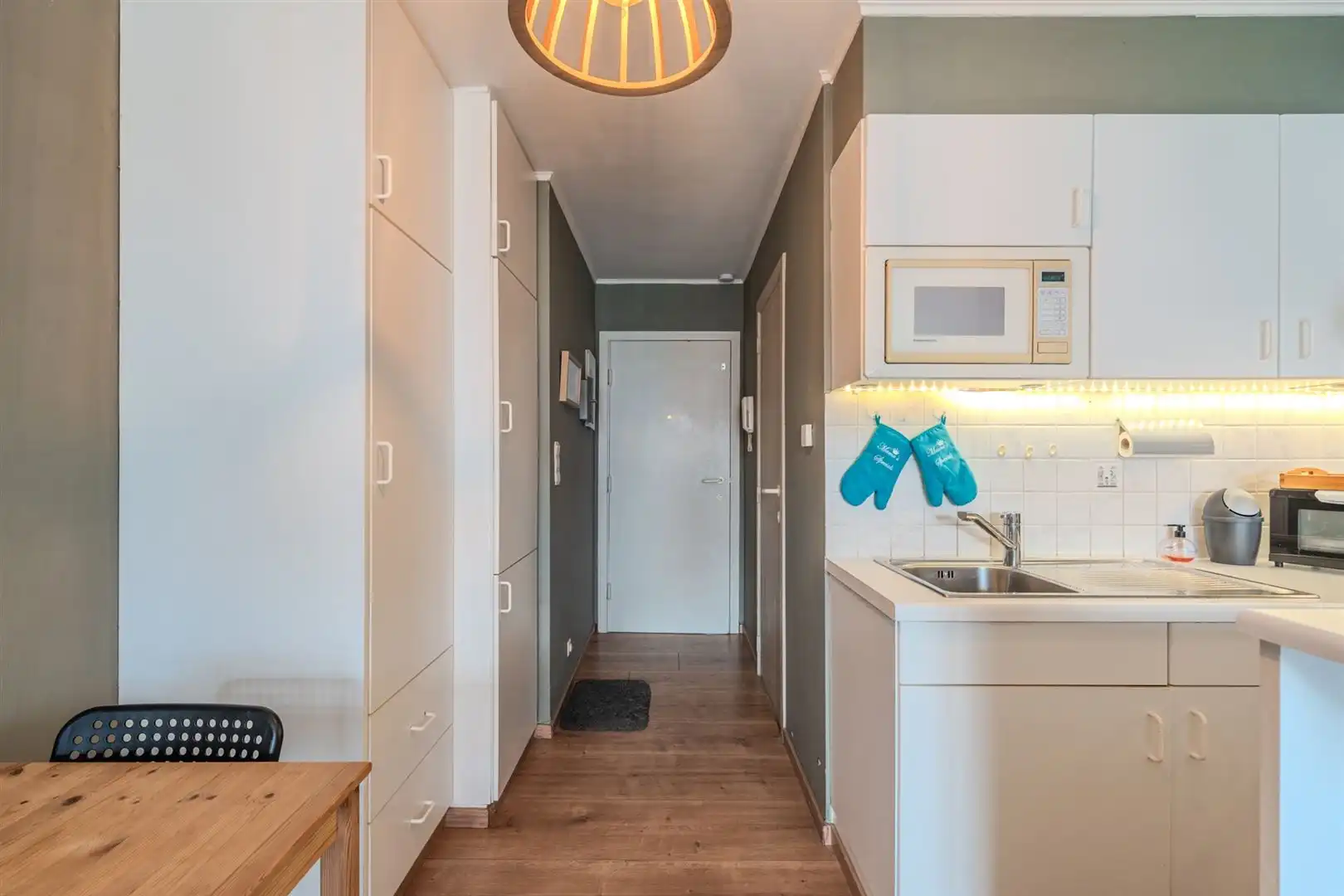 appartement met ruim terras en tuin foto 9