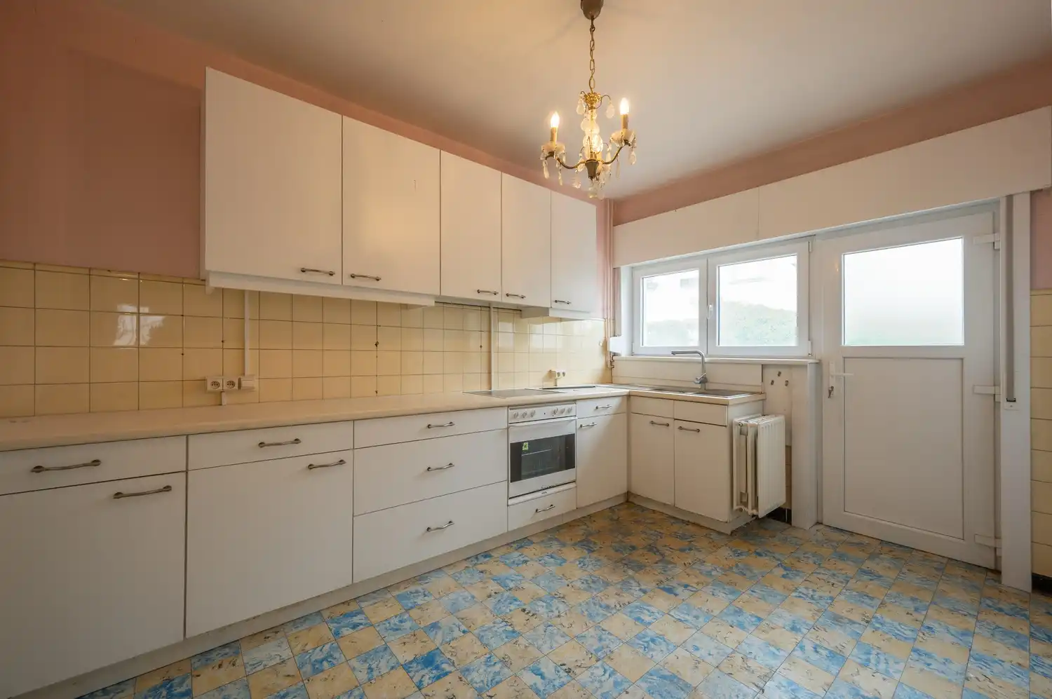 Koppelvilla op enkele passen van het casino en het strand foto 8