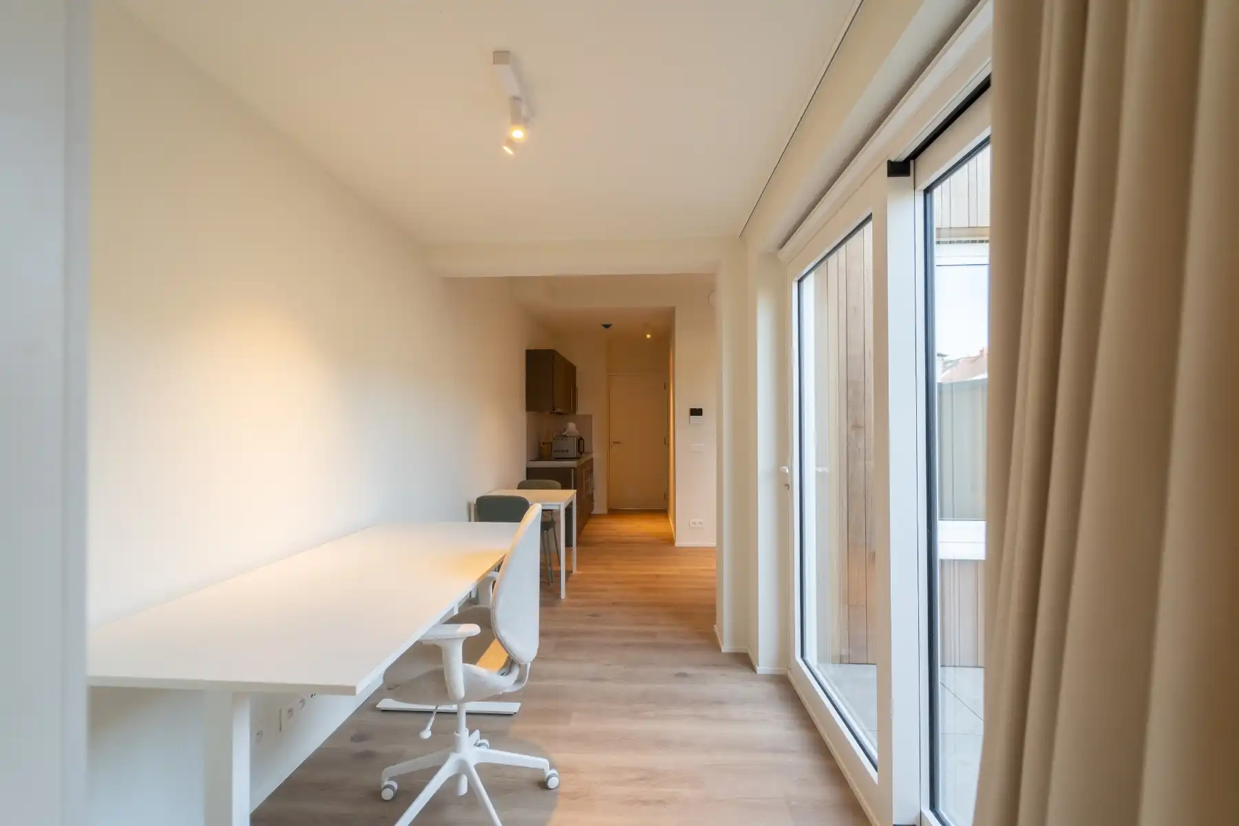 Mooi gerenoveerde studio met terras foto 8