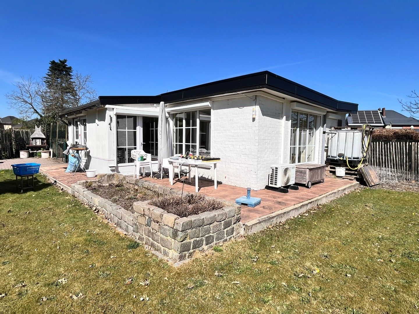 Hoofdfoto van de publicatie: Bungalow met garage en tuin