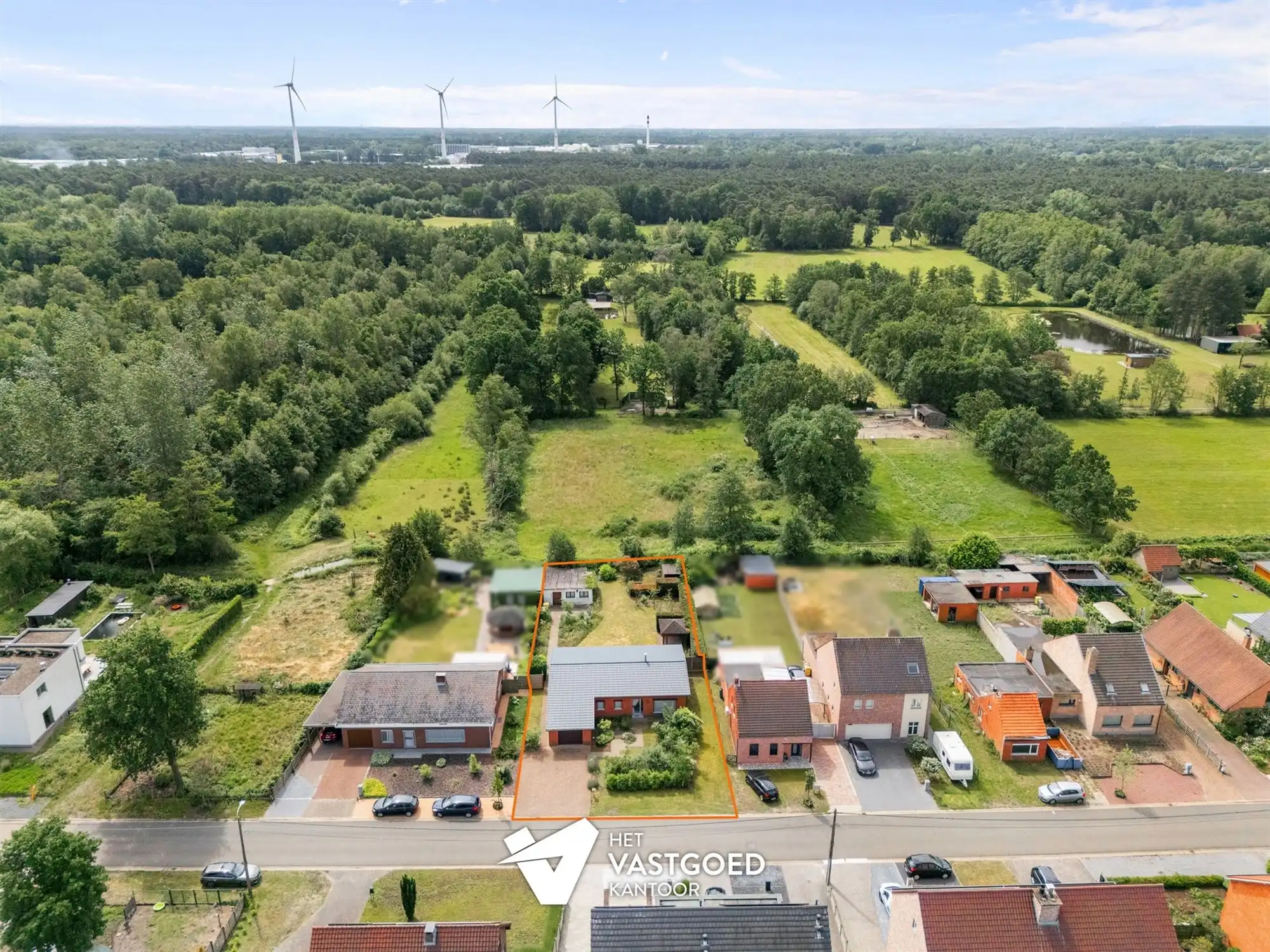 INSTAPKLARE, GELIIJKVLOERSE WONING OP TOP-LIGGING TEGEN NATUURGEBIED IN DOODLOPENDE STRAAT foto 26