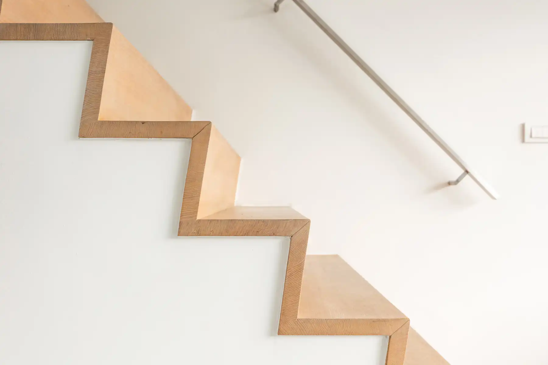 Knap afgewerkte woning met apart bedrijfsgebouw en parking foto 11