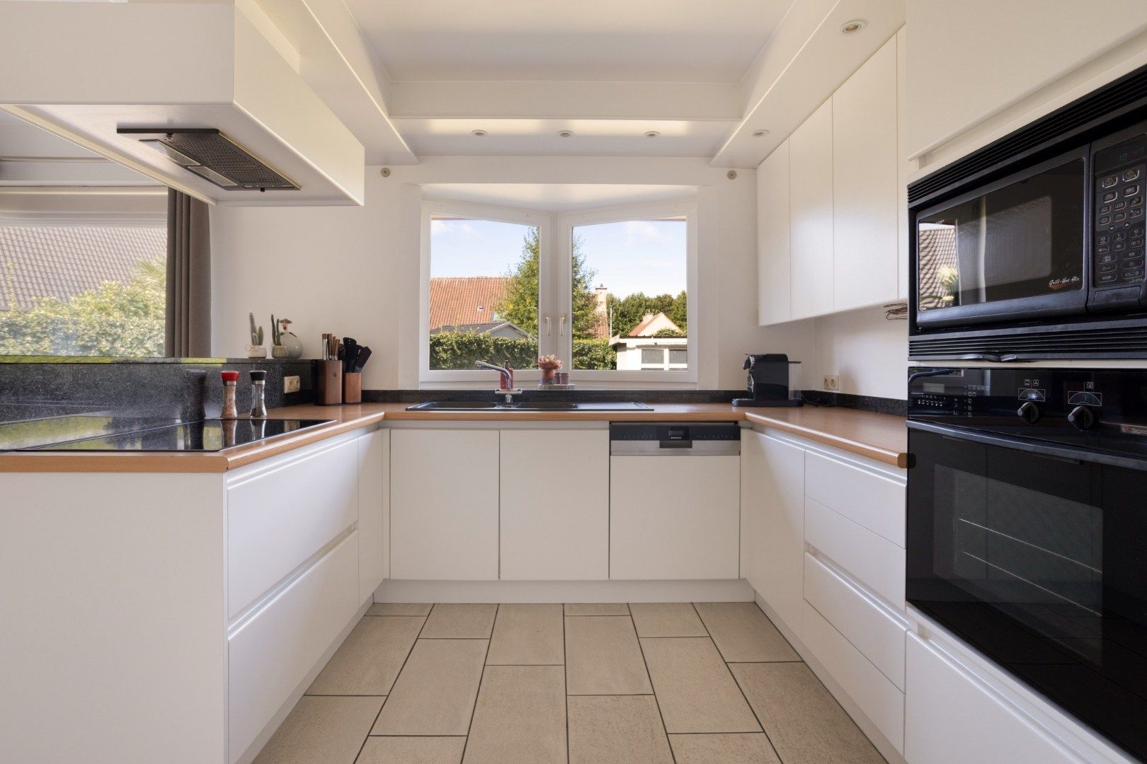 Prachtige open bebouwing met 3 slaapkamers in een rustige buurt! foto 11