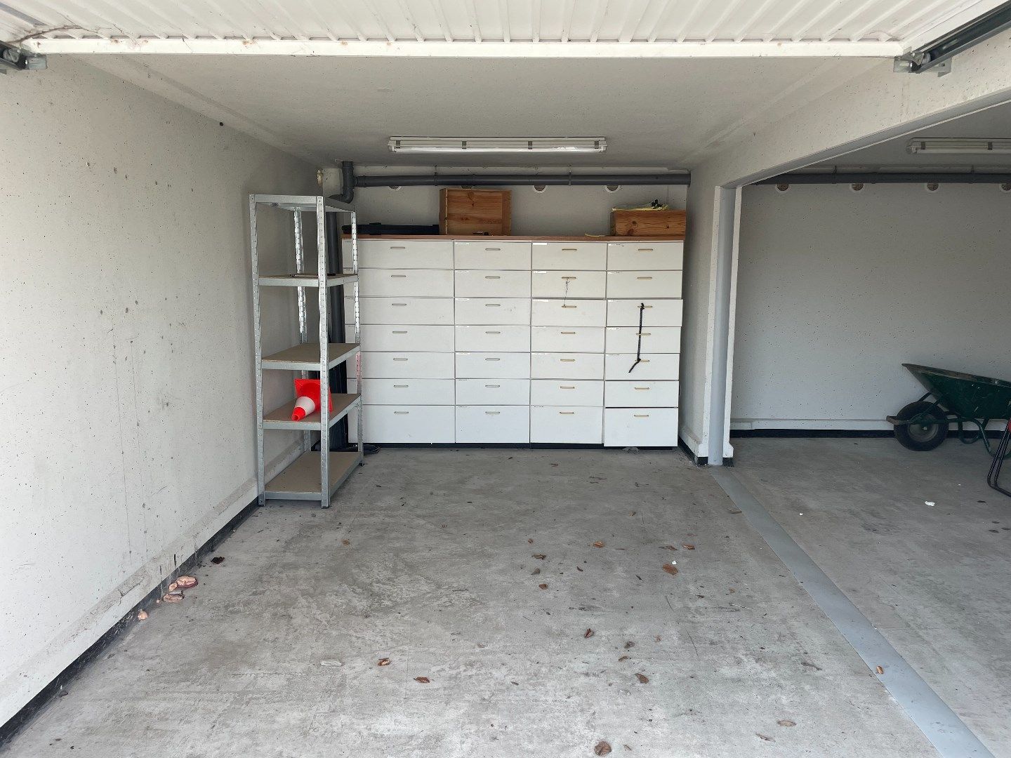 2 Ruime garages te koop nabij het centrum  foto 5