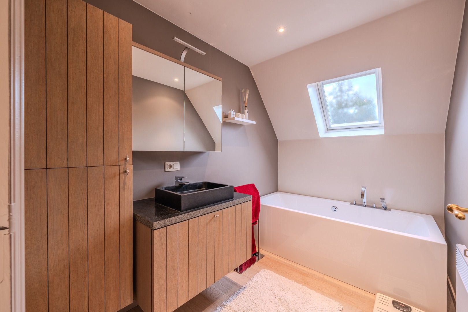 Charmante villa met zonnige tuin op toplocatie foto 15