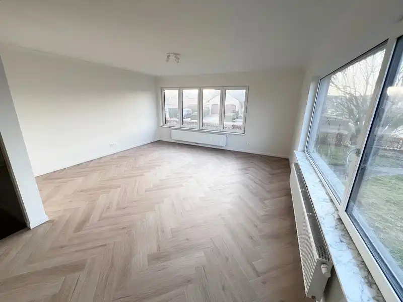 Stijlvol gerenoveerd appartement met 3 slaapkamers, garage en berging foto 2