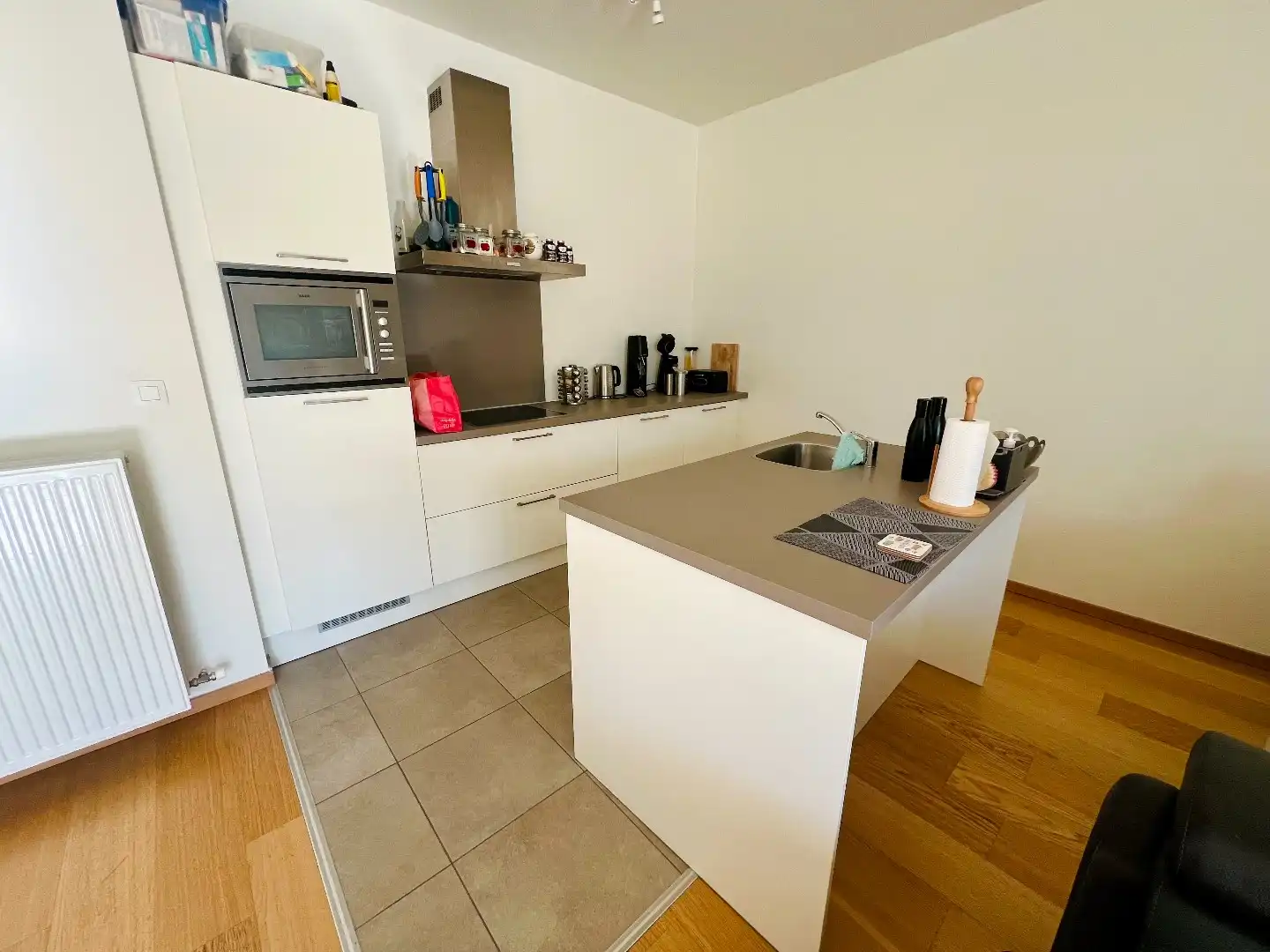 Ruim en recent 2 slpks-app. met ruim terras en autostaanplaats foto 5