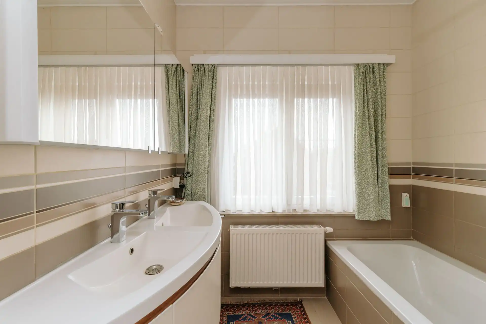 Bel-etagewoning vol karakter en potentieel in Wilrijk! foto 14