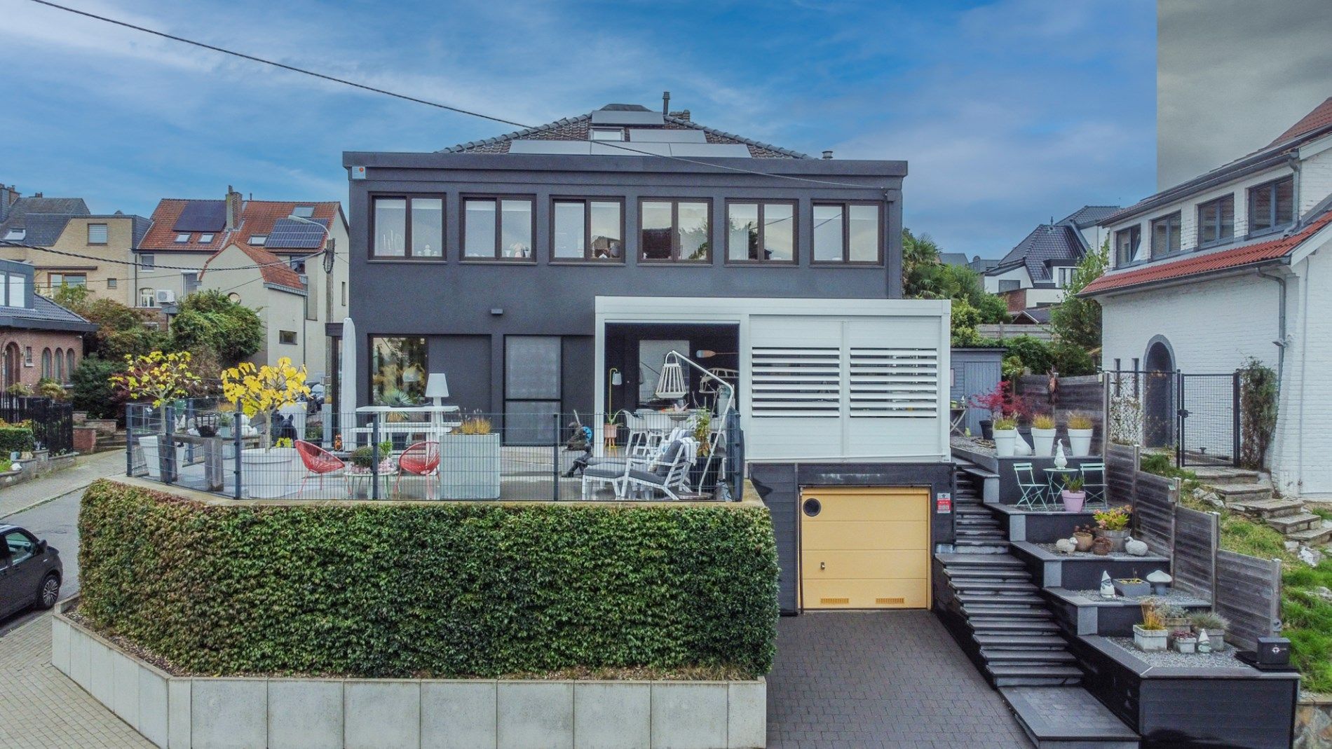 Welgelegen en instapklare 3-gevelwoning met oa. 3 slaapkamers! foto 1