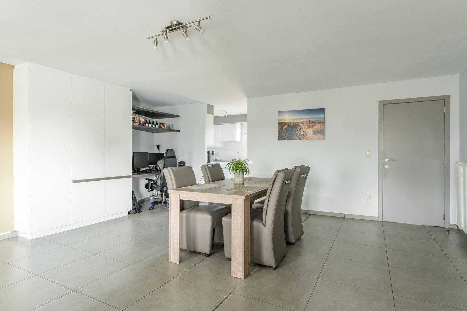 Mooi 2 slaapkamer appartement op een gunstige ligging foto 8