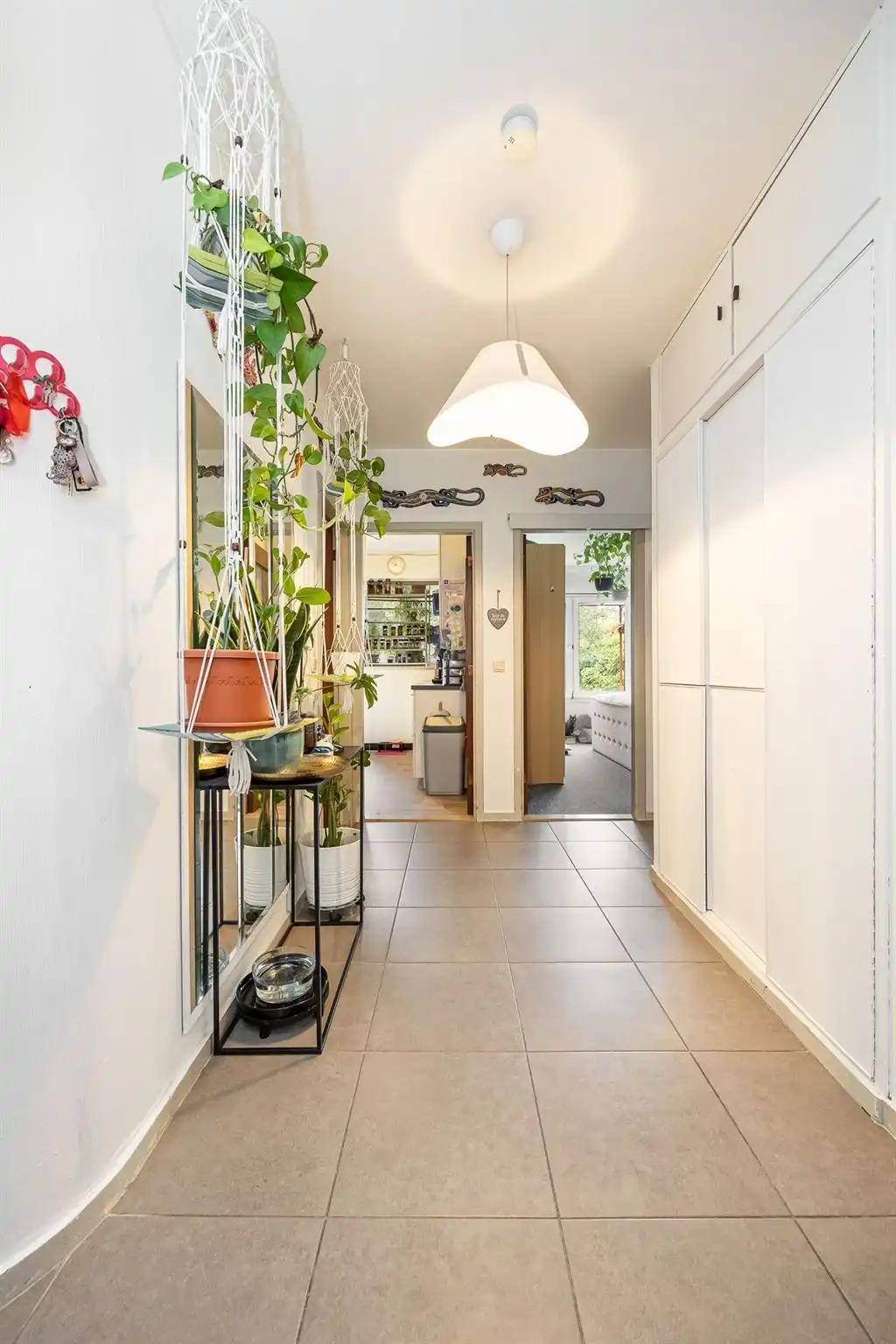 Instapklaar appartement tussen 2 parken foto 4