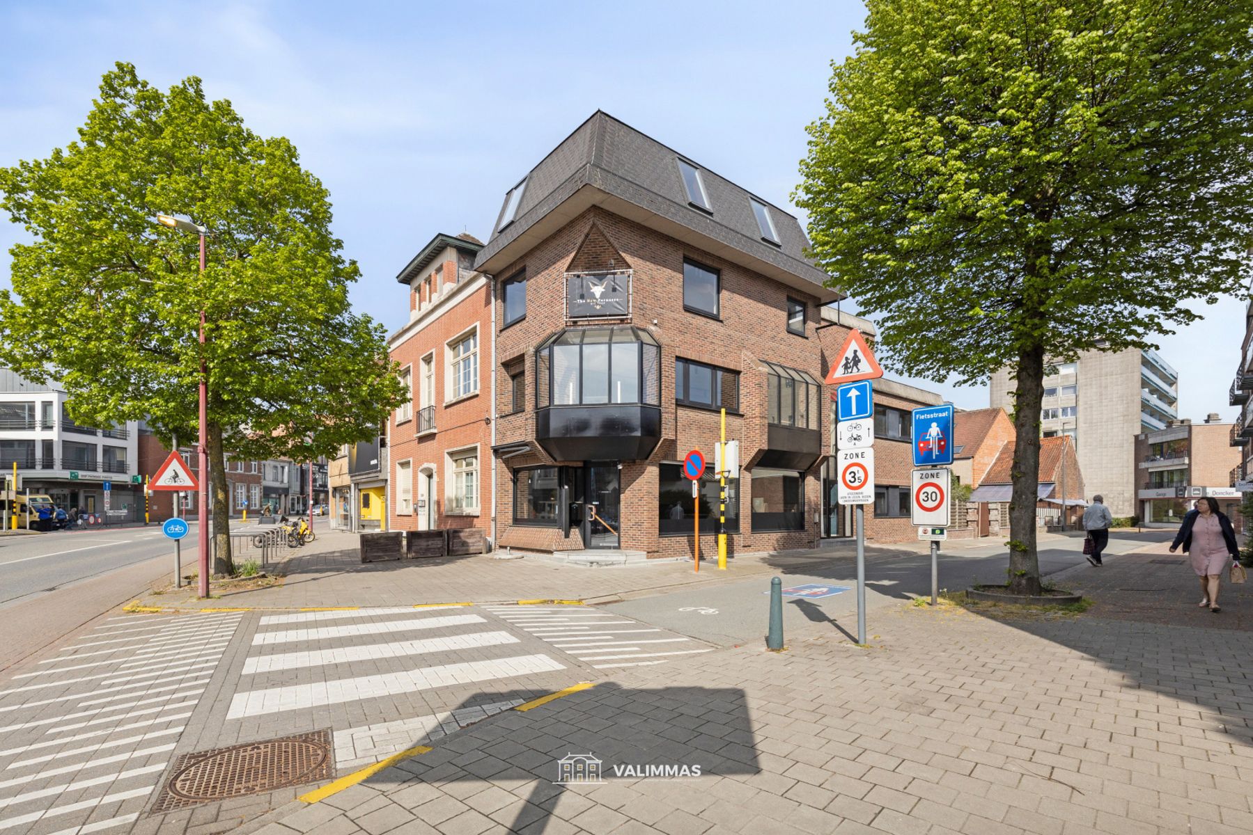 Centrum Asse: ruime handelswoning met terras en grote garage foto 2