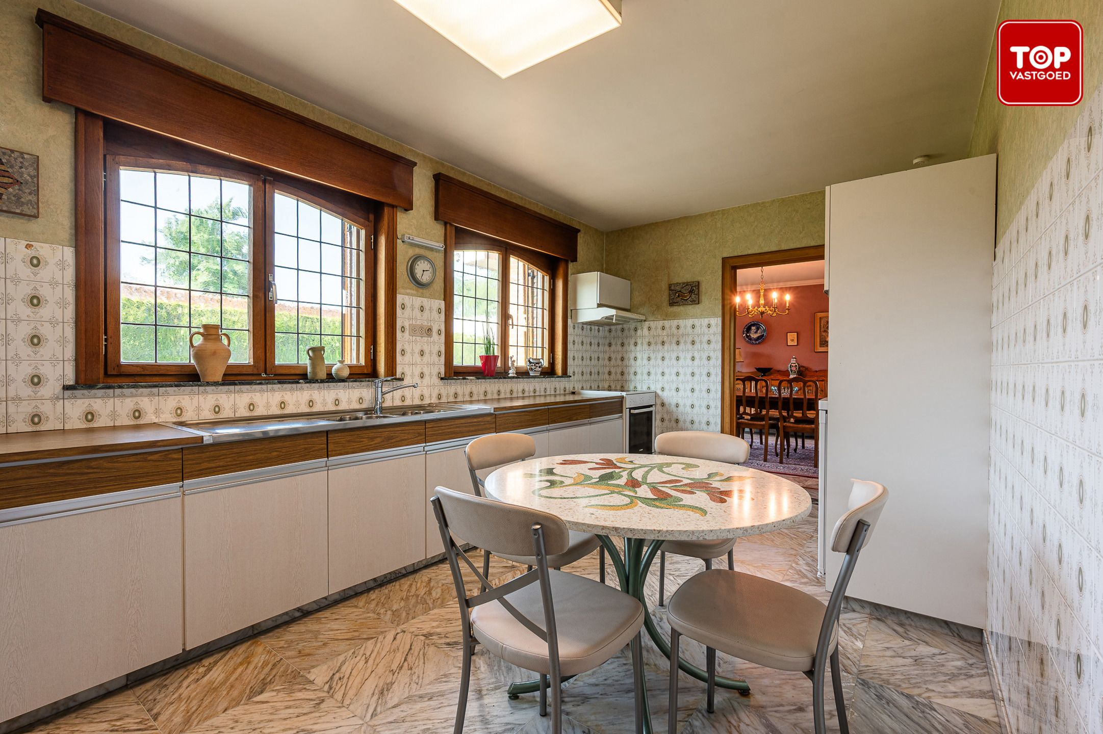 Prachtige villa op een groot perceel met veel groen rondom. foto 11