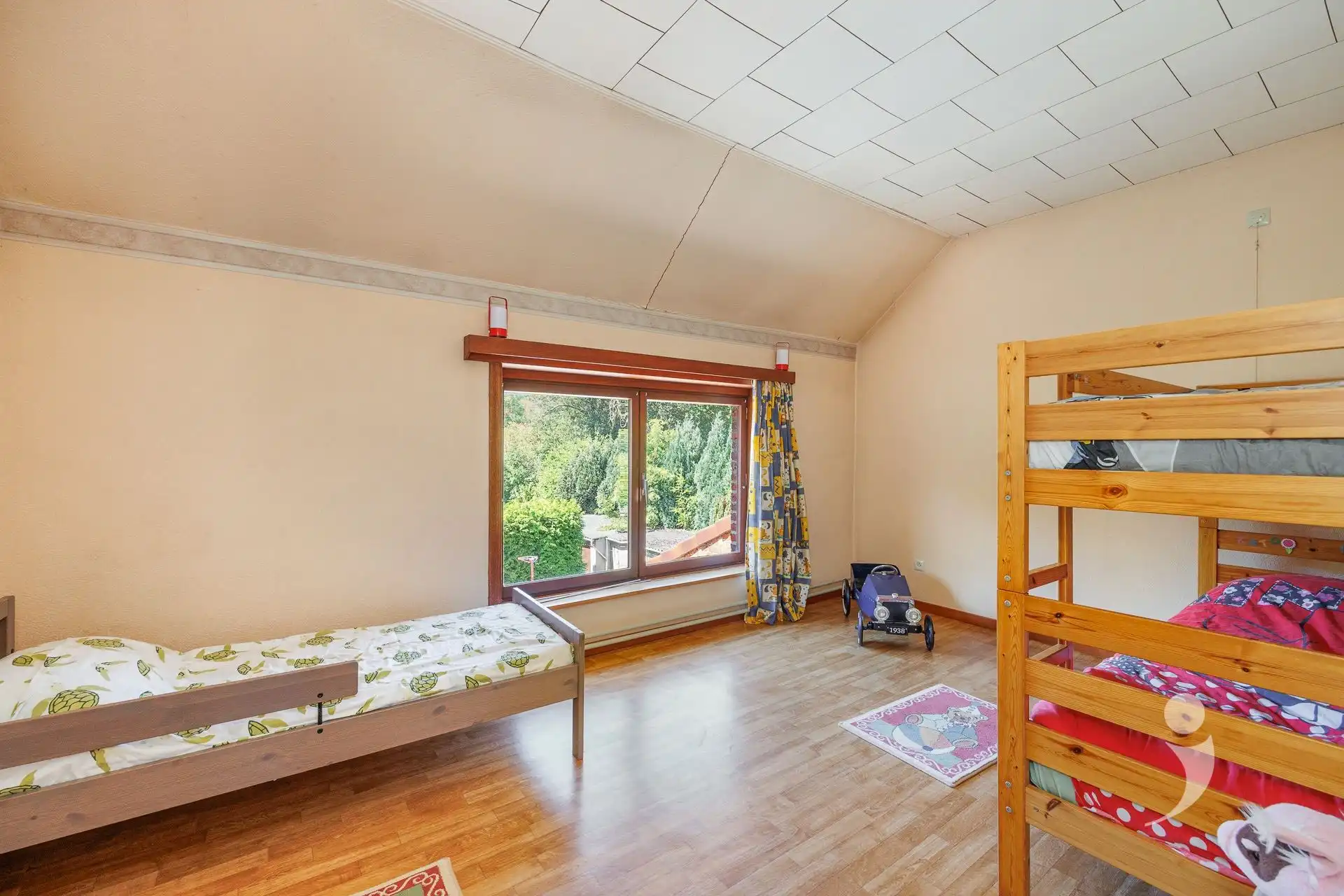 Ruime gezinswoning met bijzonder veel mogelijkheden! foto 20