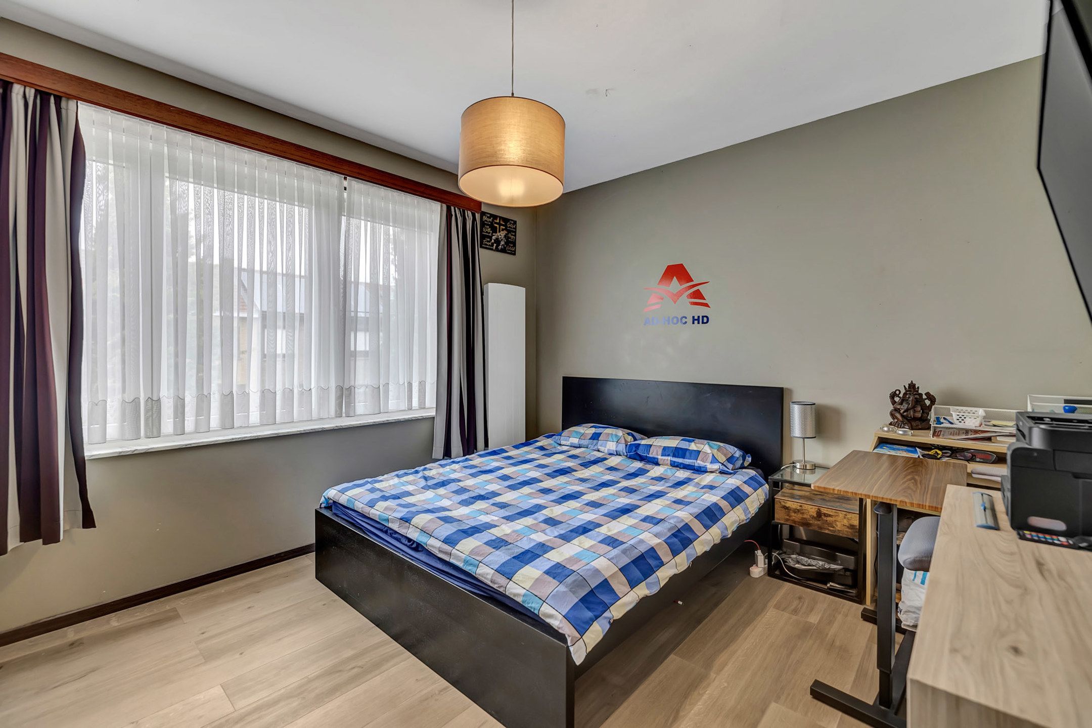 Te renoveren woning met drie slaapkamers en garage foto 12