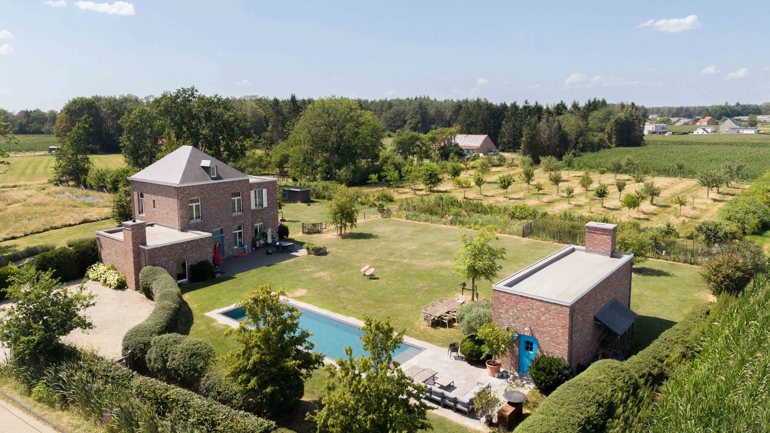 Uitzonderlijk landhuis op een domein van ca. 1 hectare foto 6