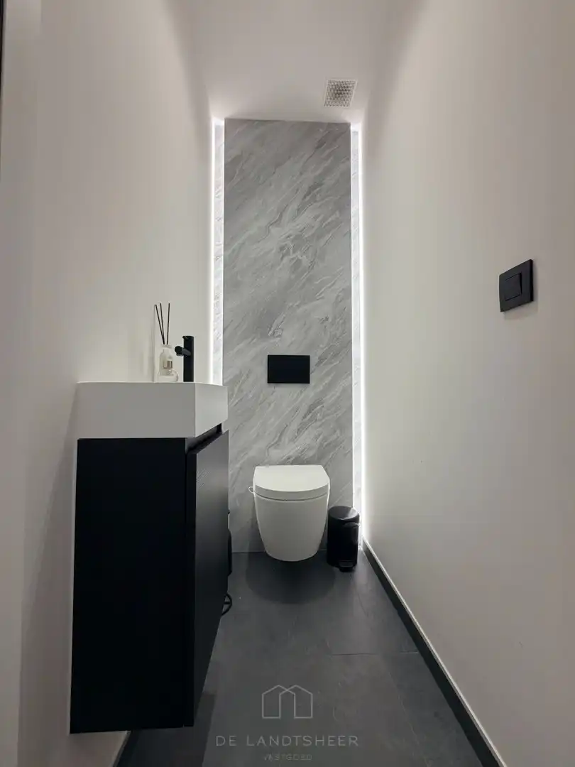Stijlvol dakappartement met 3 slaapkamers, 2 badkamers en uitzonderlijk veel maatwerk foto 22