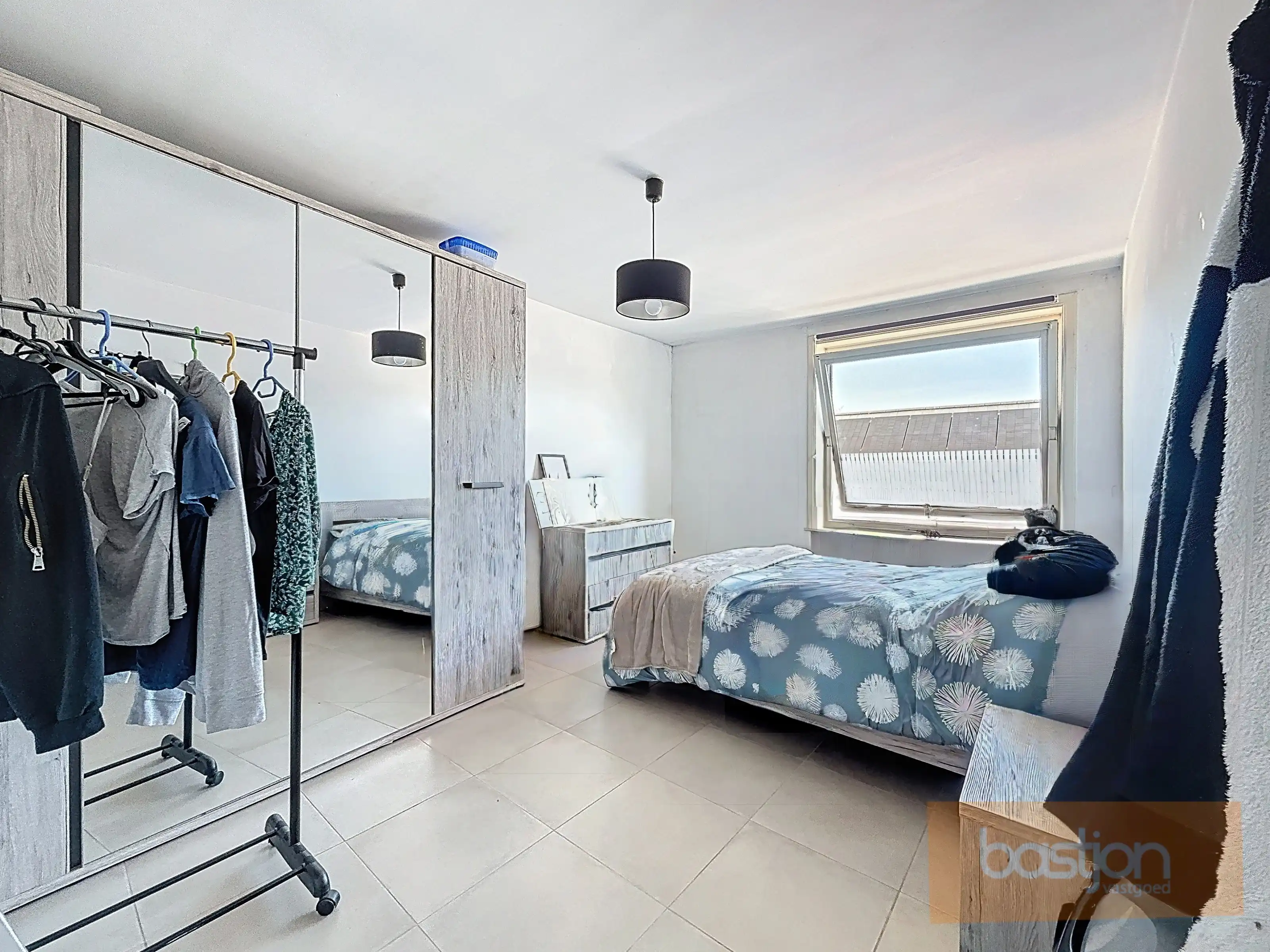 Duplex appartement met garage. foto 6