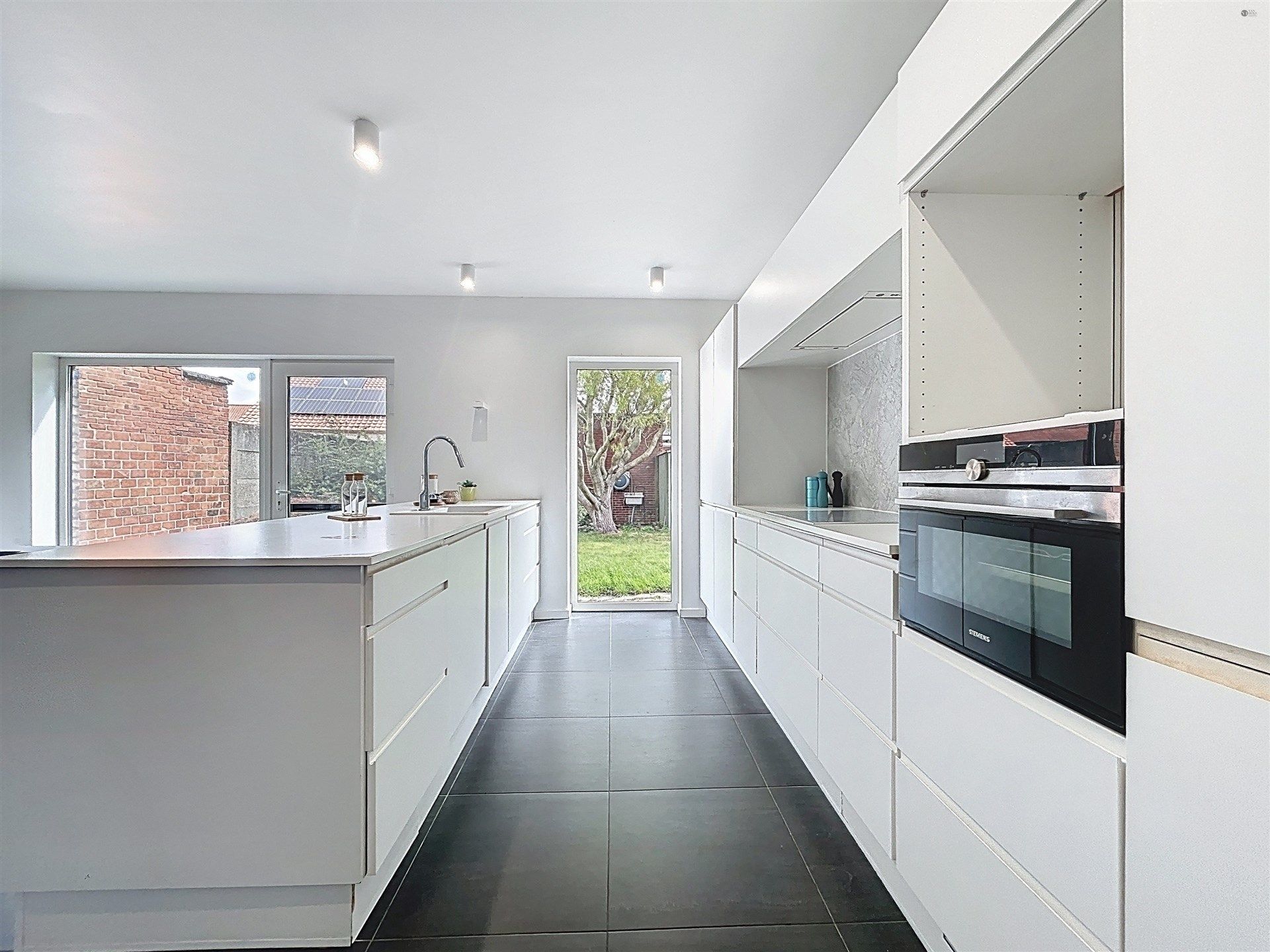 Energiezuinige half-open bebouwing met 4 slp en gezellige tuin foto 5