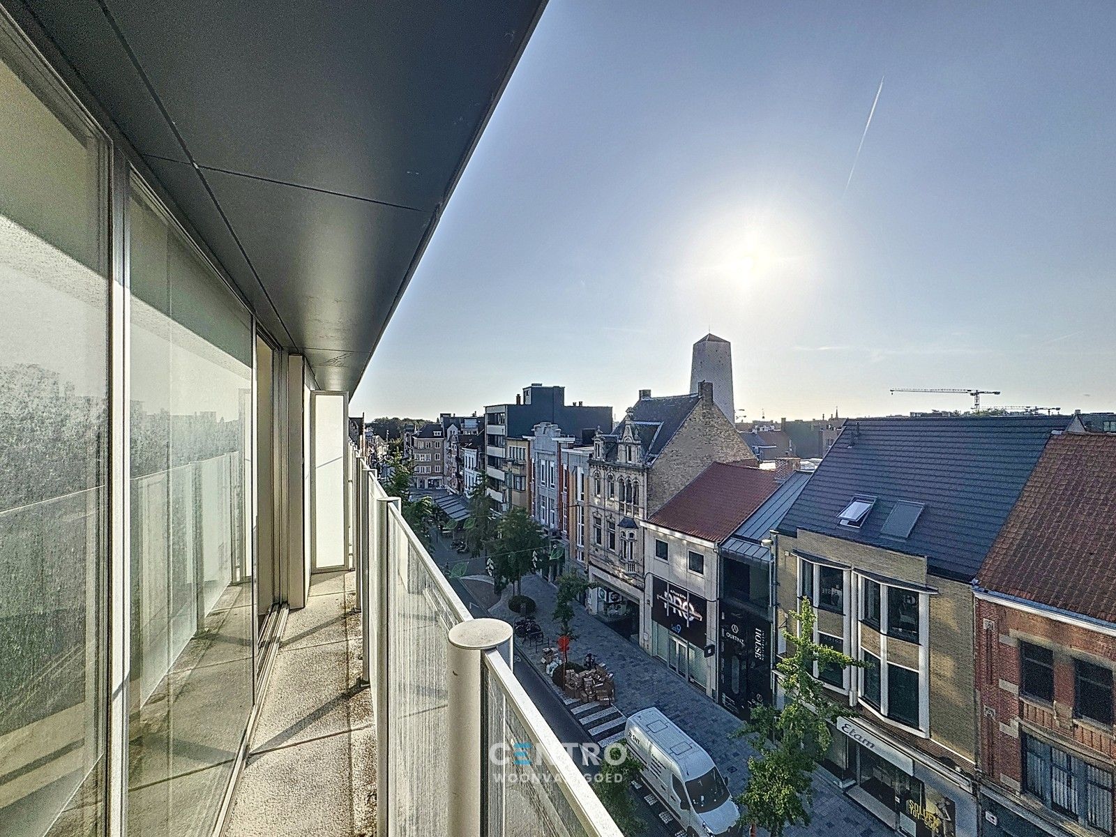 Centraal gelegen instapklaar appartement met 2 slpks en 2 terrassen! foto {{pictureIndex}}