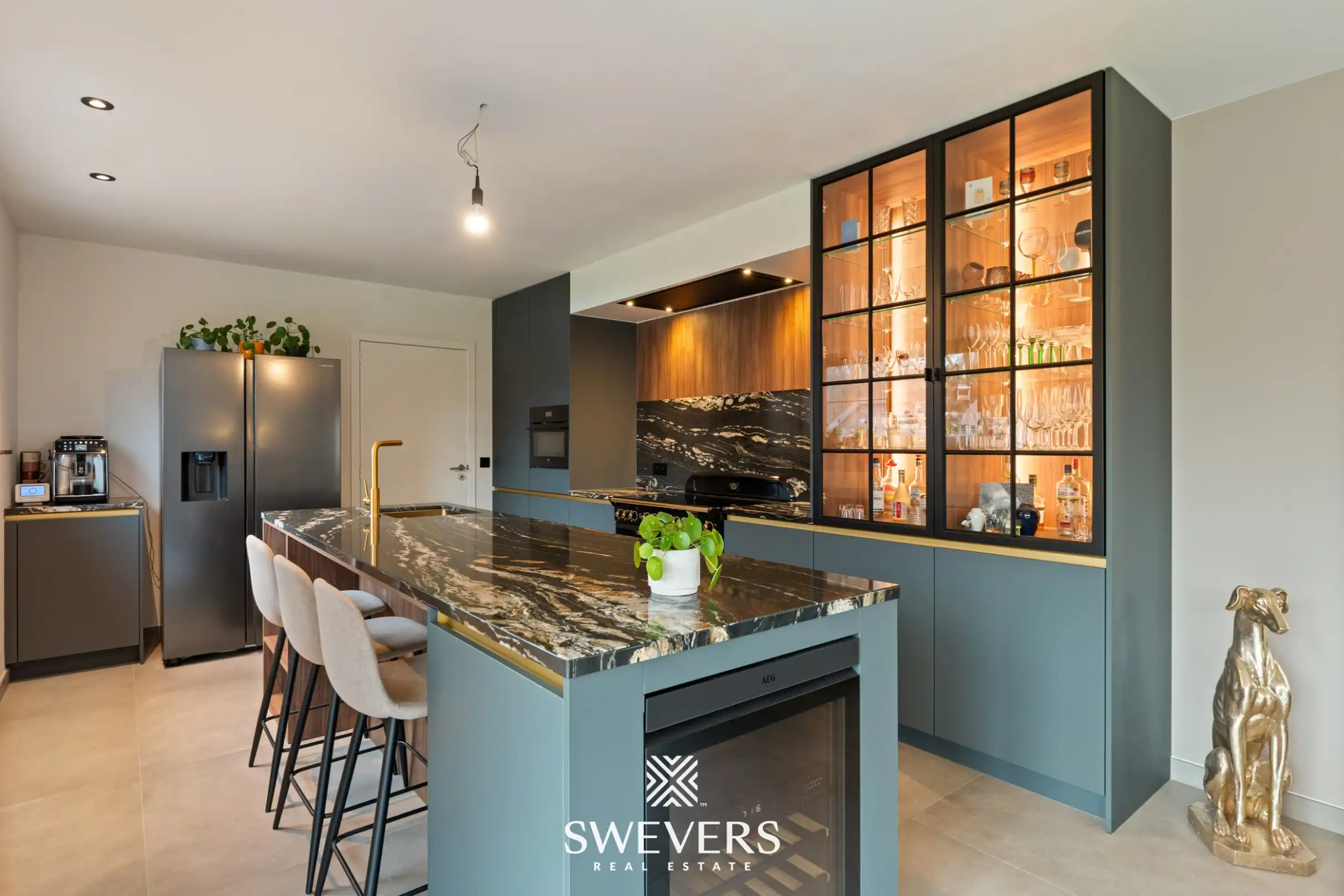 Royale woning met zwembad en 5 slaapkamers foto 6