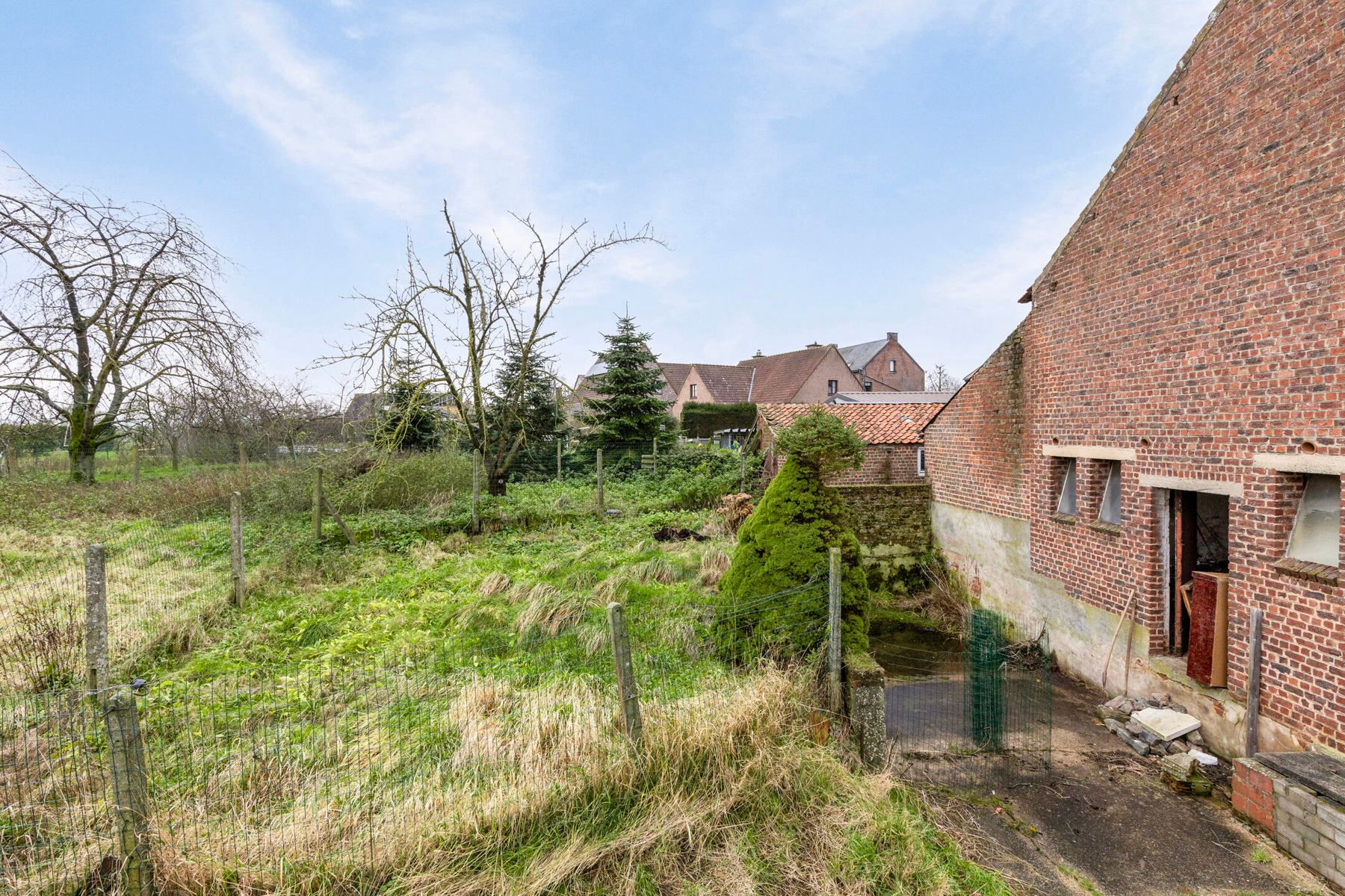 Gunstig gelegen hoevegebouw met veel mogelijkheden foto 8