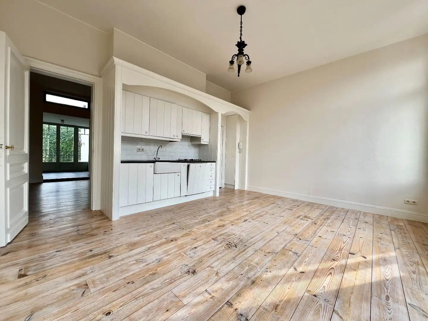 Ruime 1slpk app met terras te Zurenborg foto 4