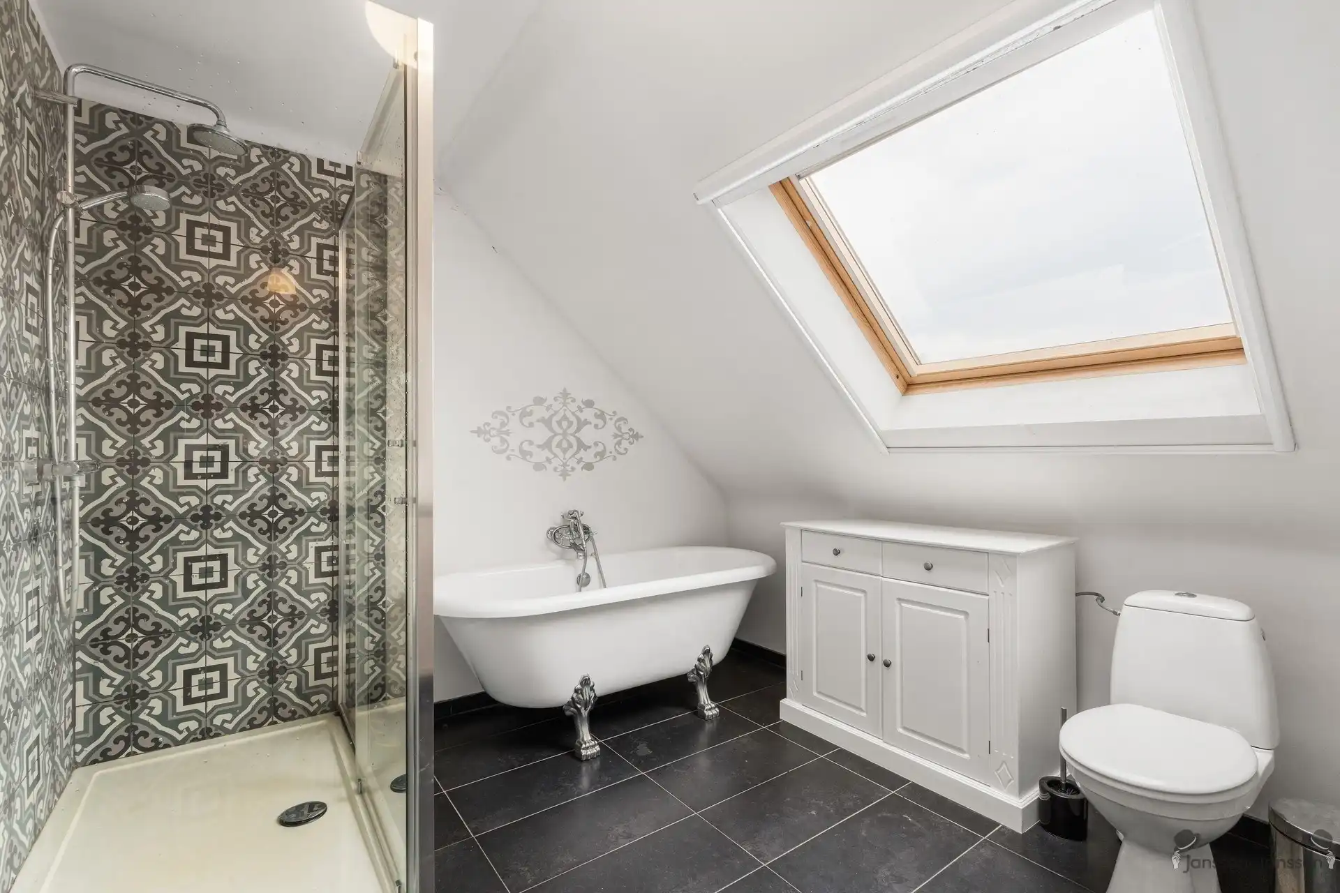 Moderne gezinswoning op een perceel van 6.940 m² met paardenaccommodatie foto 14