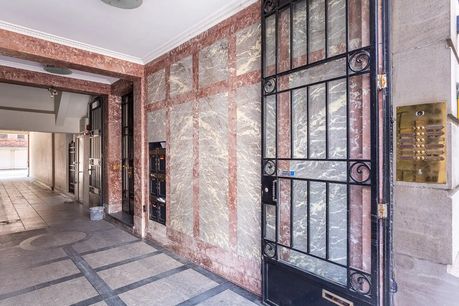 Royaal charme appartement van 195m² met 3 slk en 3 badk + P foto 41