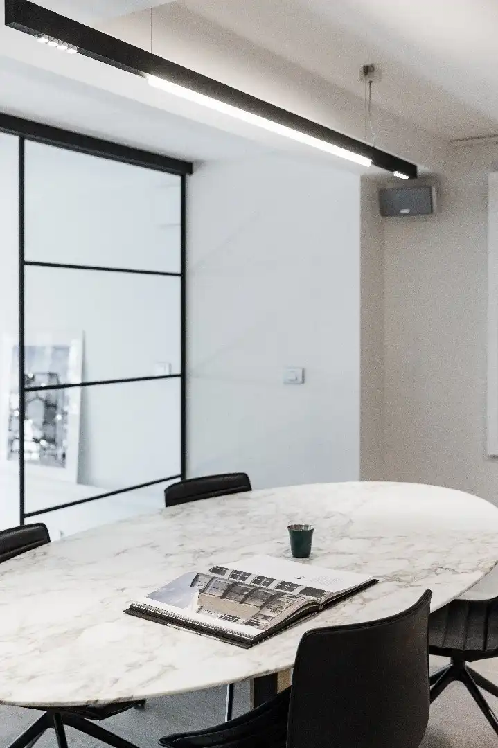 Klassevolle kantoorruimte te koop aan de Heldentoren Heist  foto 14